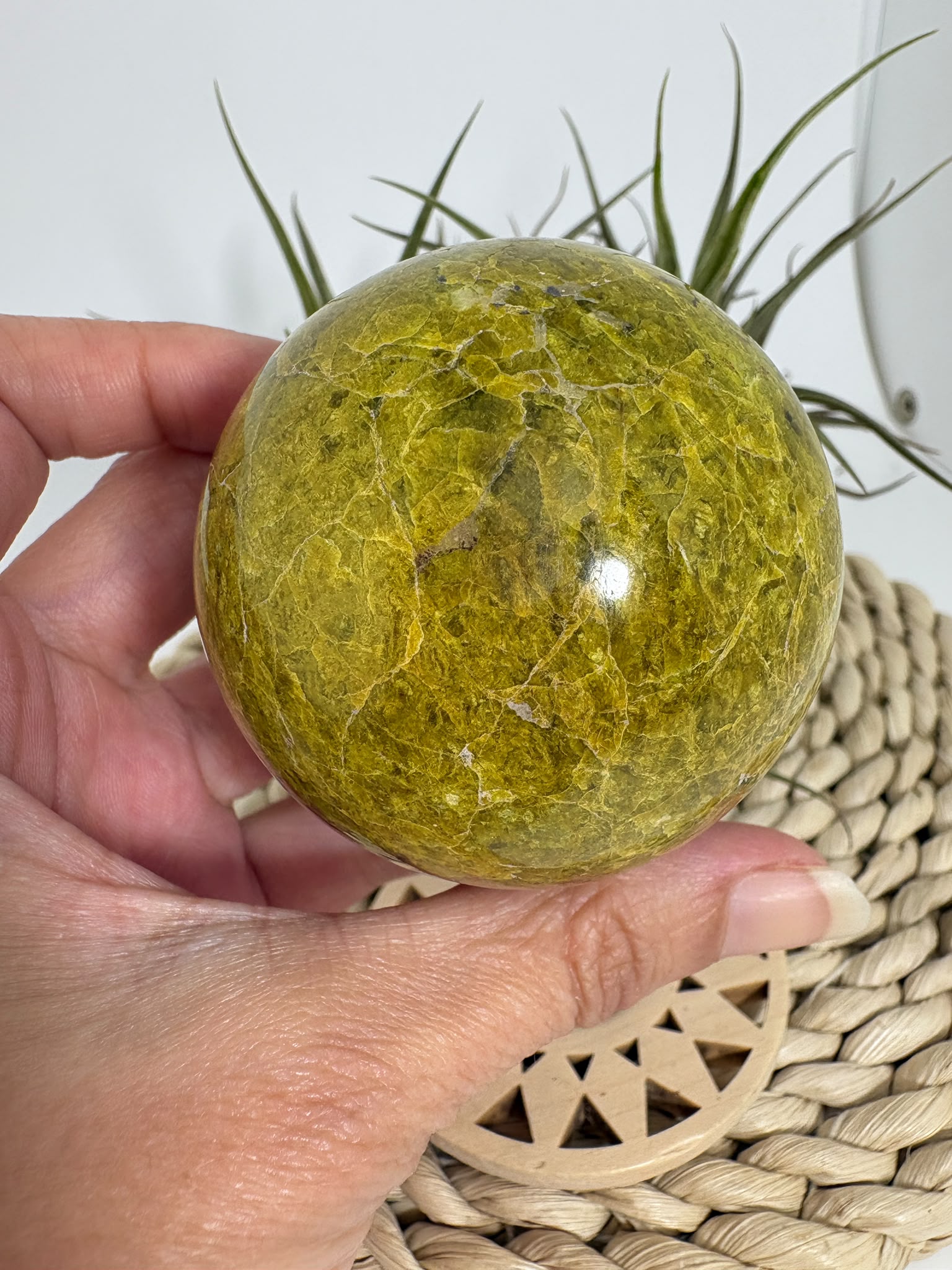 Esfera de ópalo verde de Madagascar