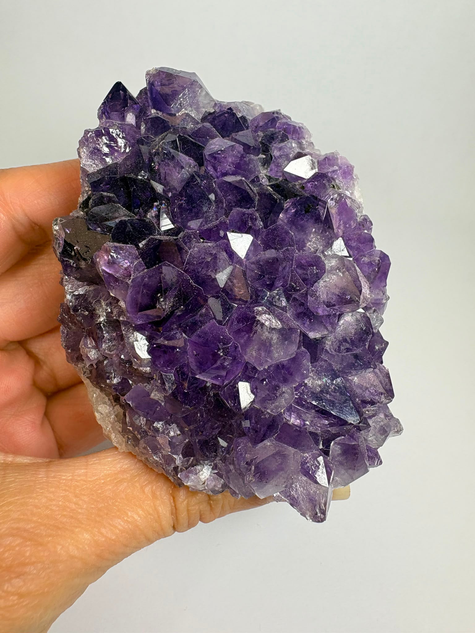 Drusa de amatista natural - cristales violetas brillantes