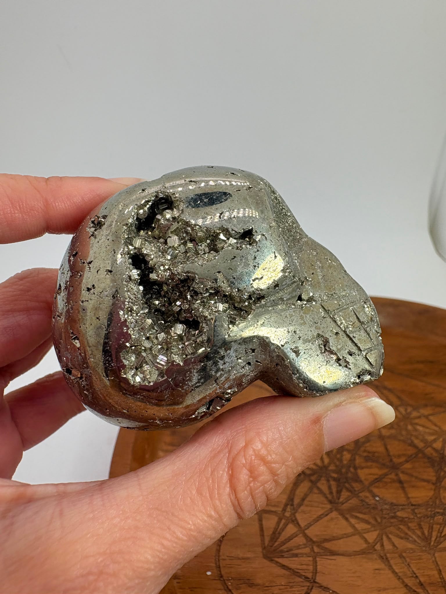 Calavera de Pirita Natural con Drusa Tallada