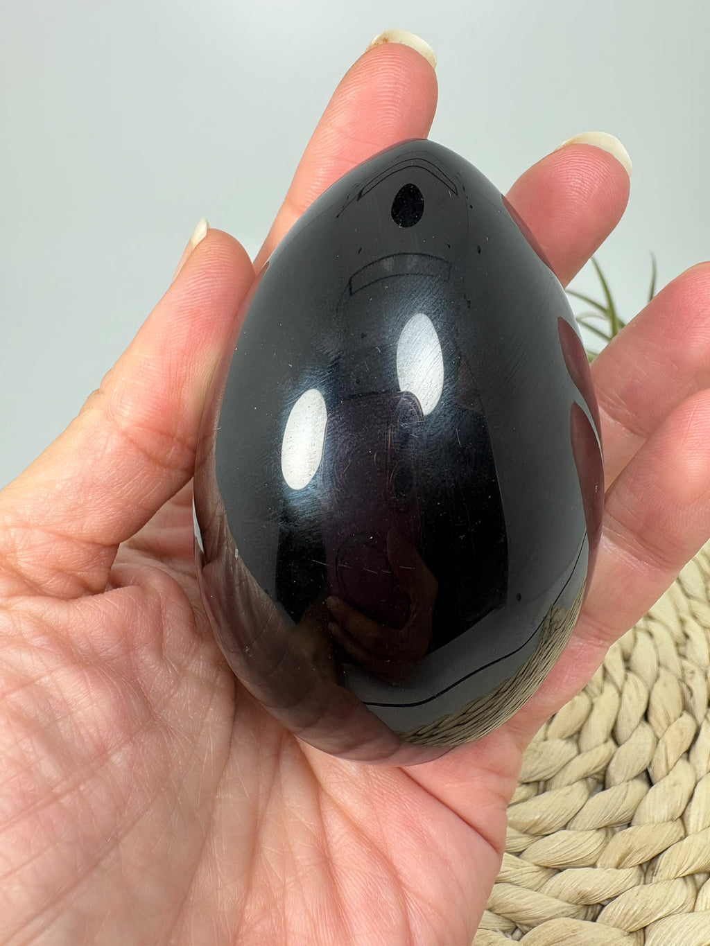 Huevo de obsidiana arcoíris