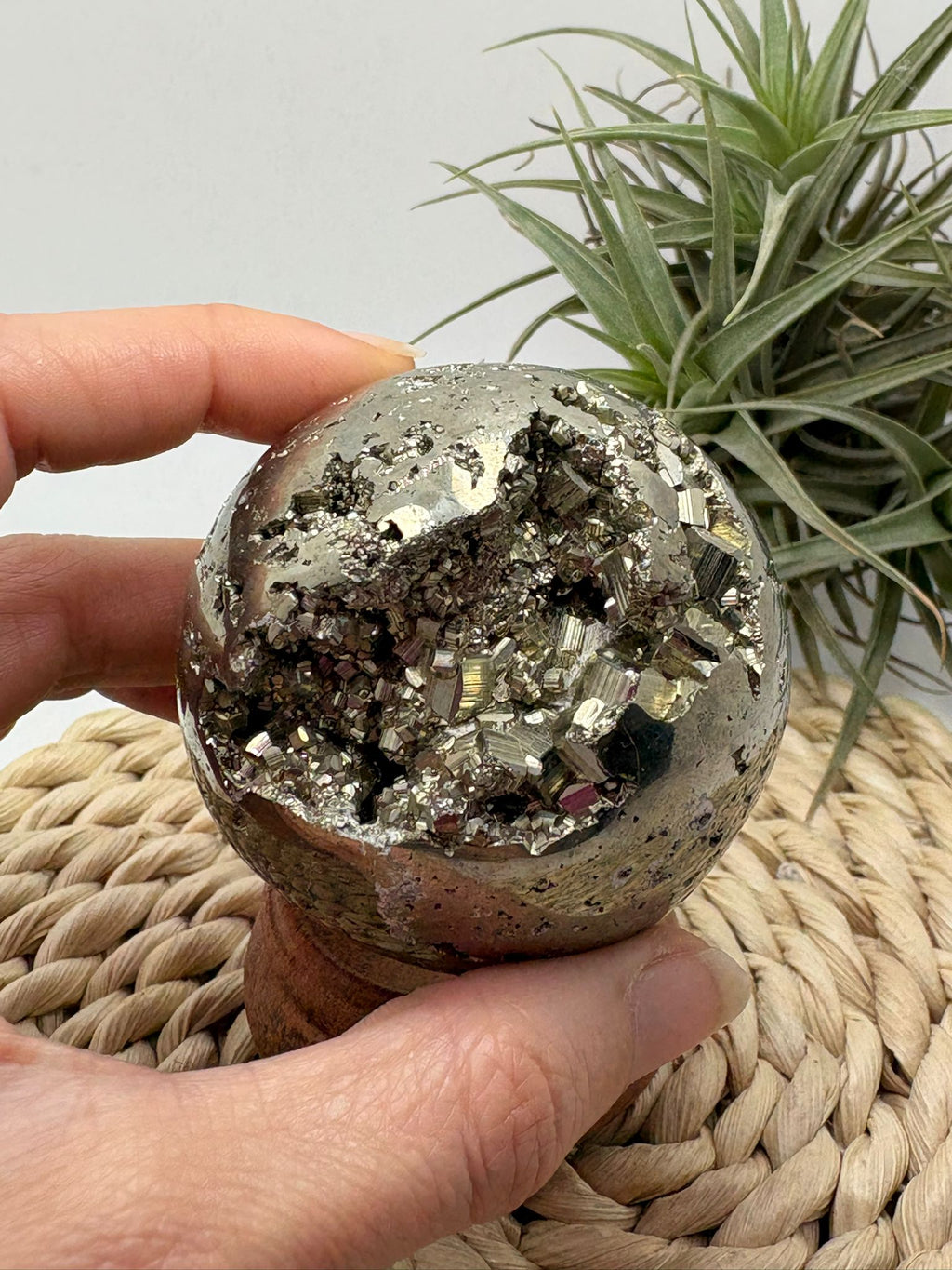 Esfera de pirita natural  – piedra de abundancia