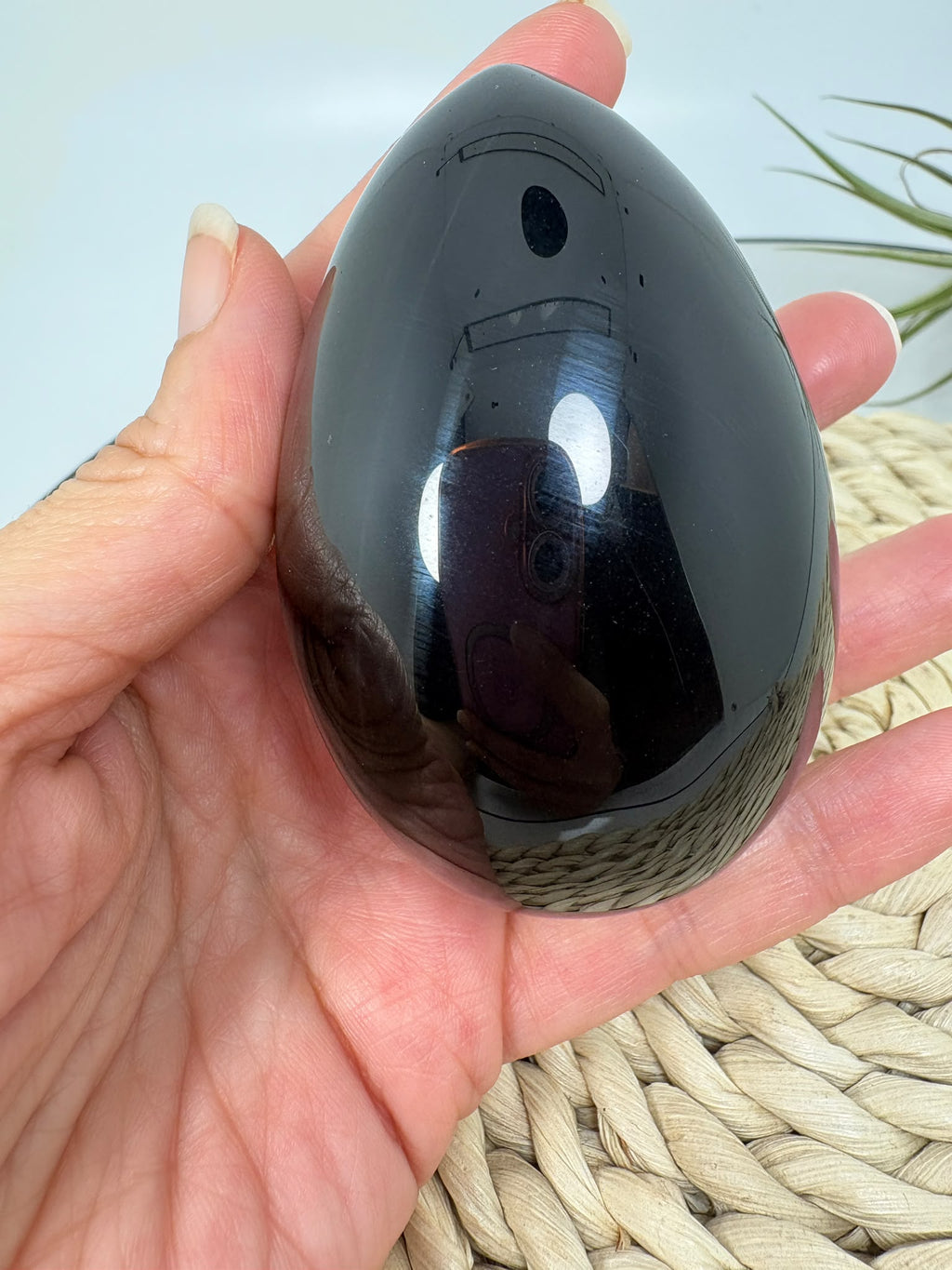Huevo de obsidiana arcoíris