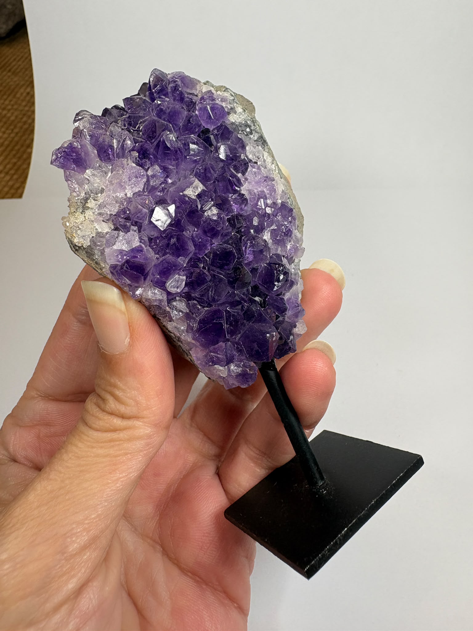 Drusa de amatista natural - cristales violetas brillantes