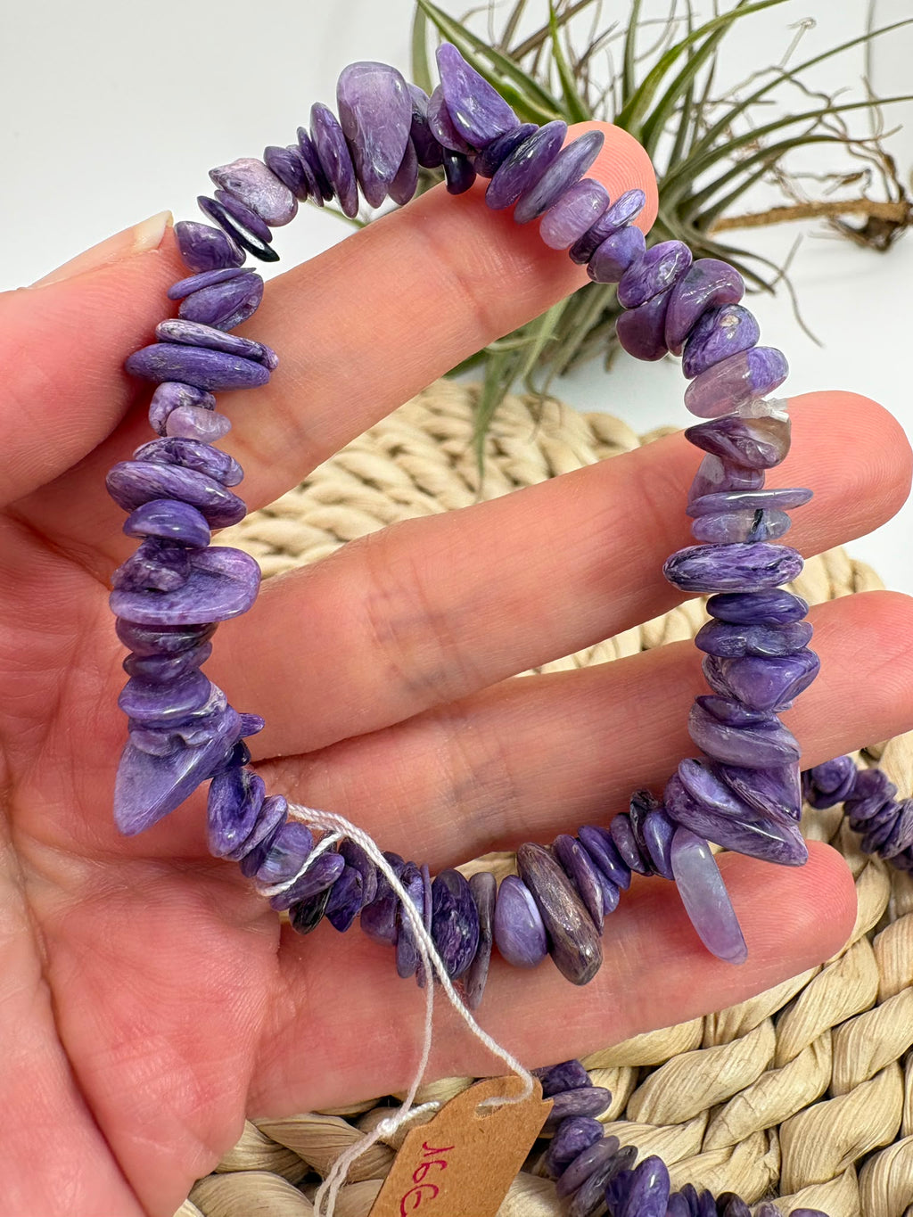 Pulsera de charoita con chips pulidos