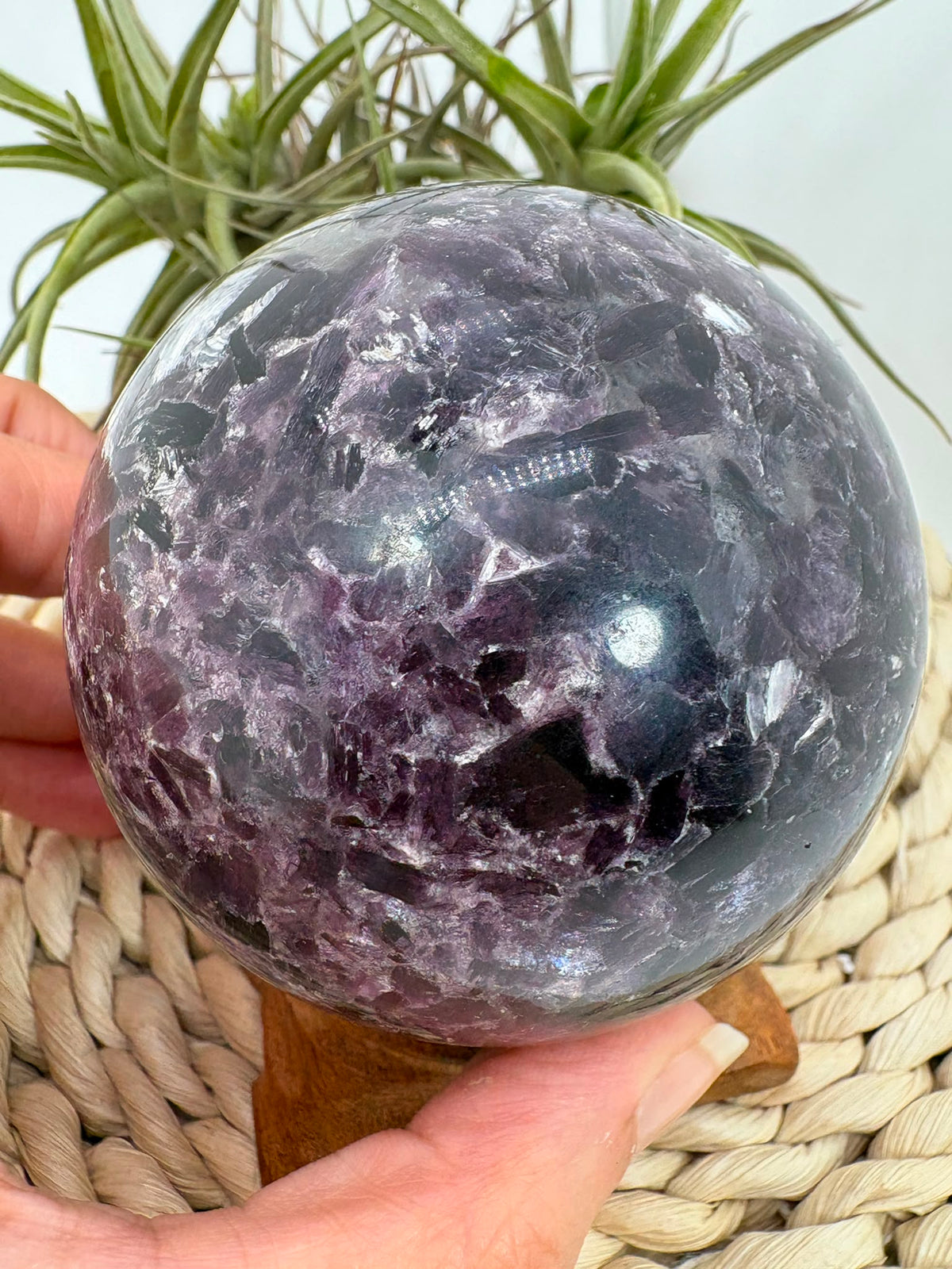 Esfera de mica  lepidolita natural