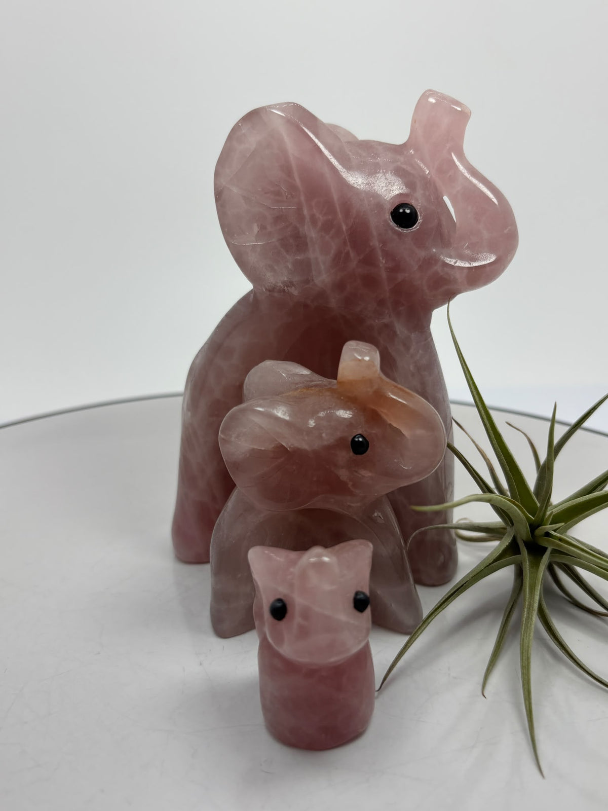 Familia de 3 elefantes de cuarzo rosa - foto 2