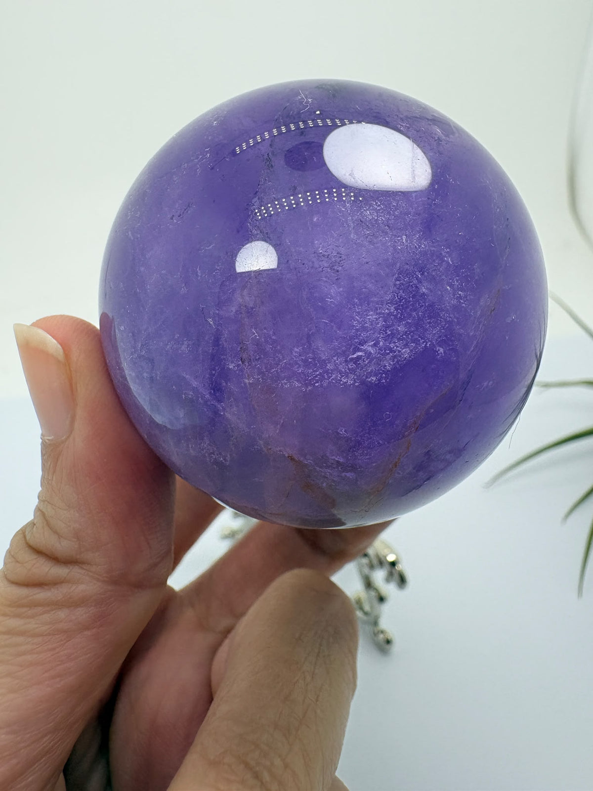 Esfera de amatista lila con zona ahumada - foto 6