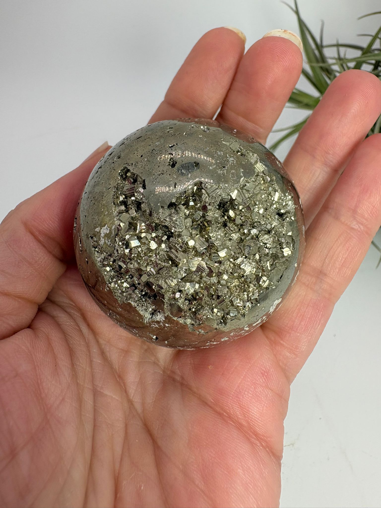 Esfera de pirita natural  – piedra de abundancia