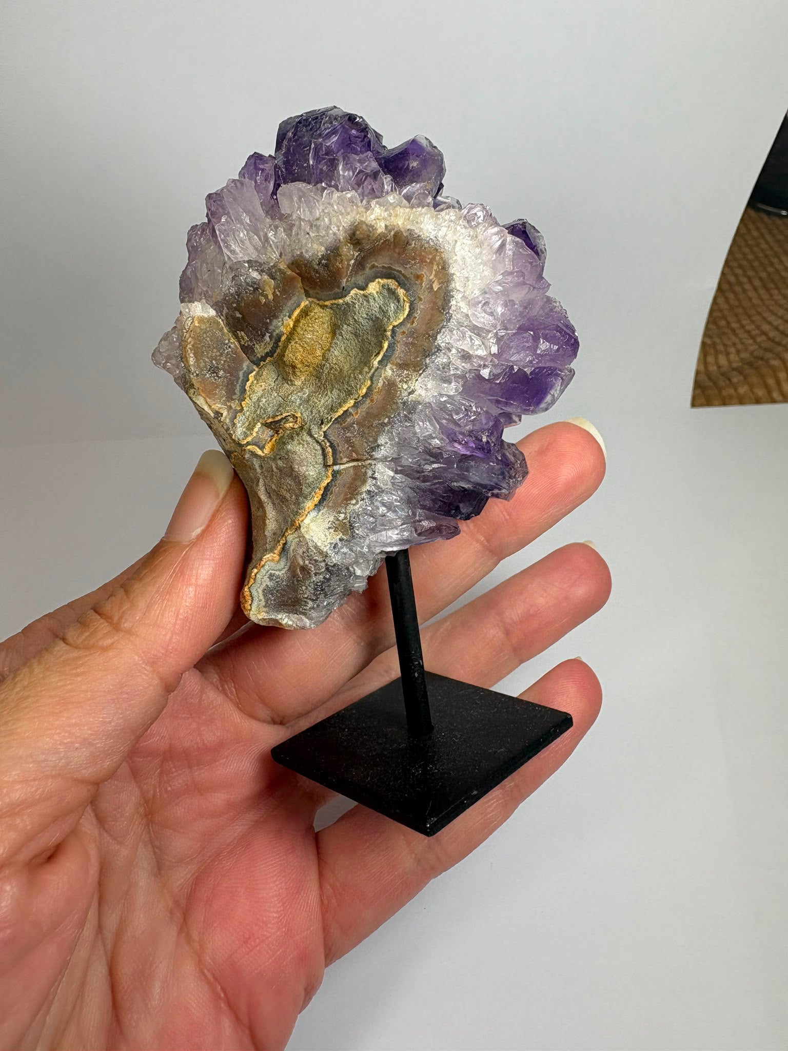 Drusa de amatista natural - cristales violetas brillantes