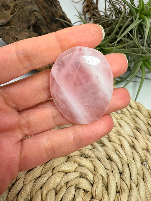 Canto plano de cuarzo rosa natural - Piedra del amor y la armonía