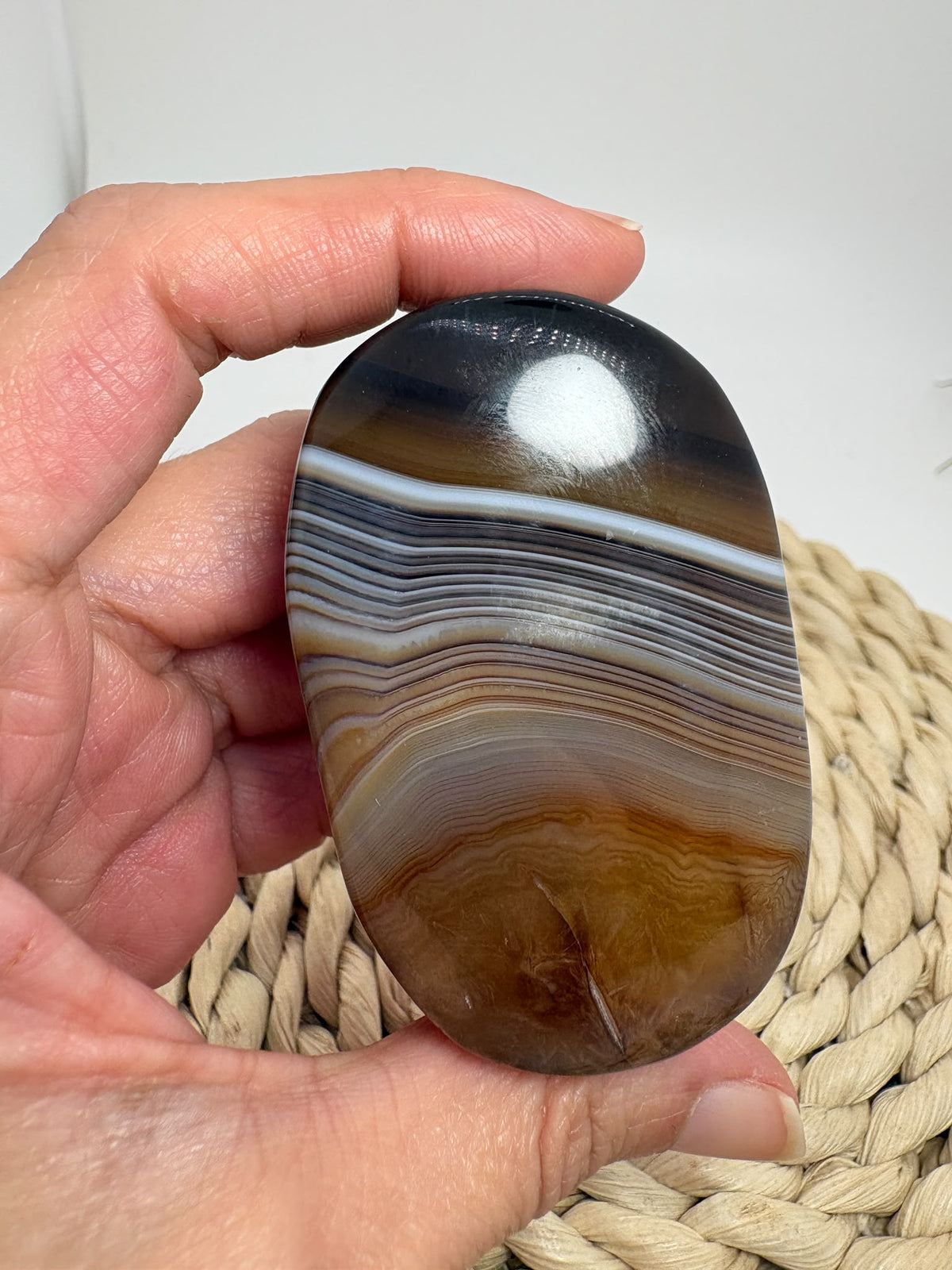 Ágata de botswuana pulida con bandas naturales