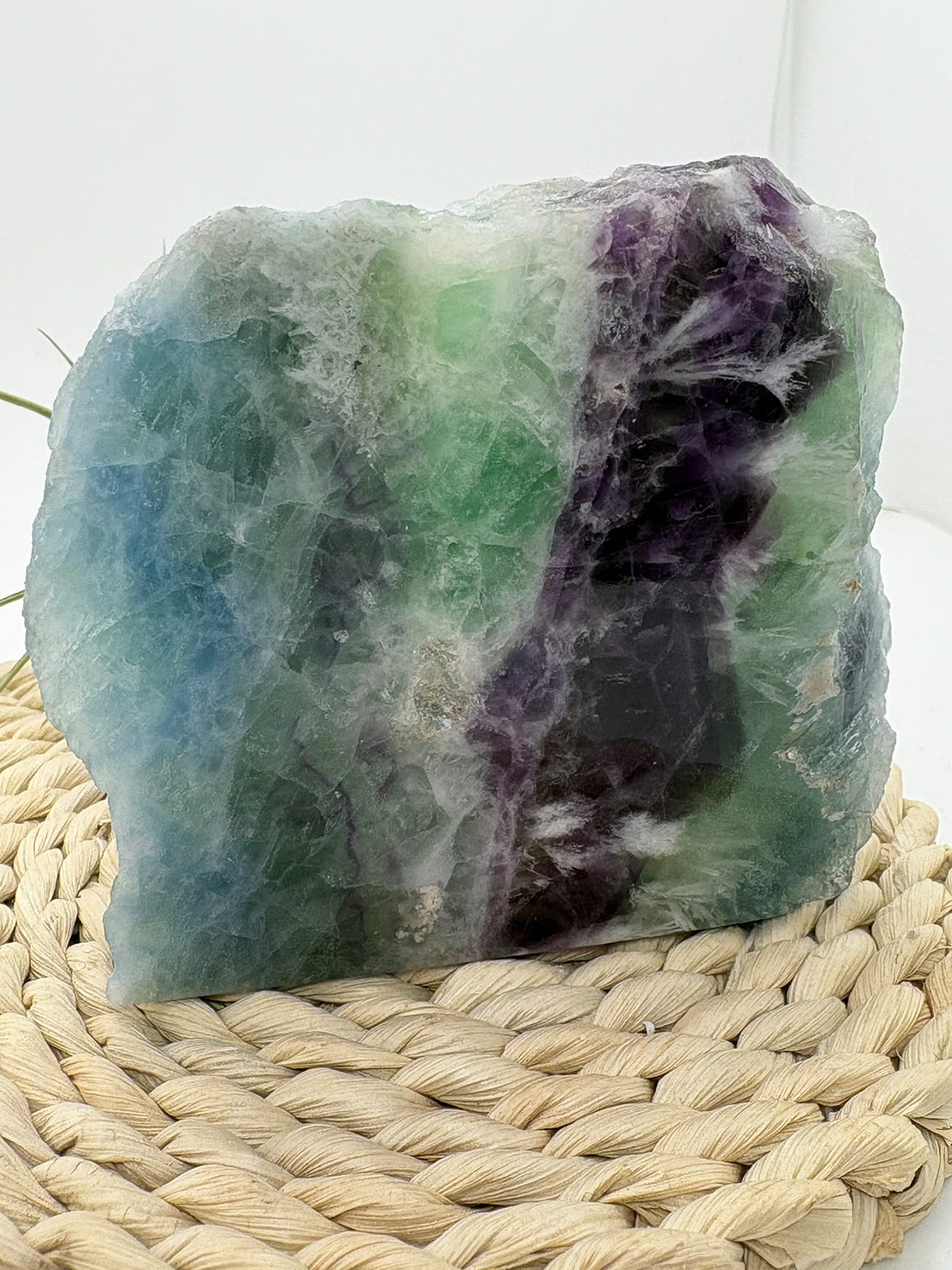 Fluorita arcoíris natural semi pulida - foto 5