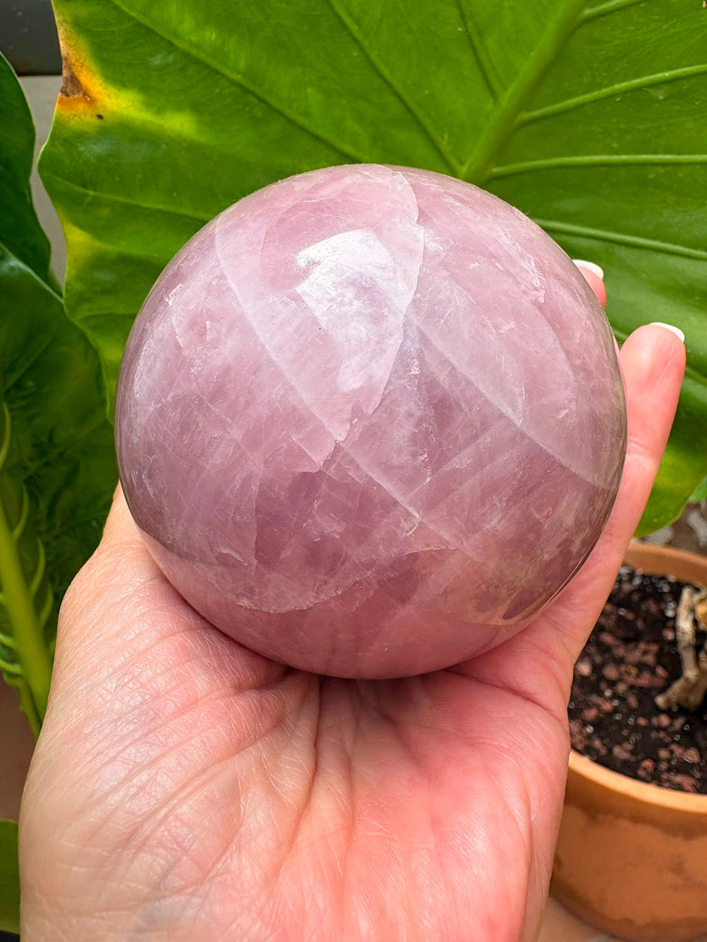 Esfera  de cuarzo rosa natural pulido
