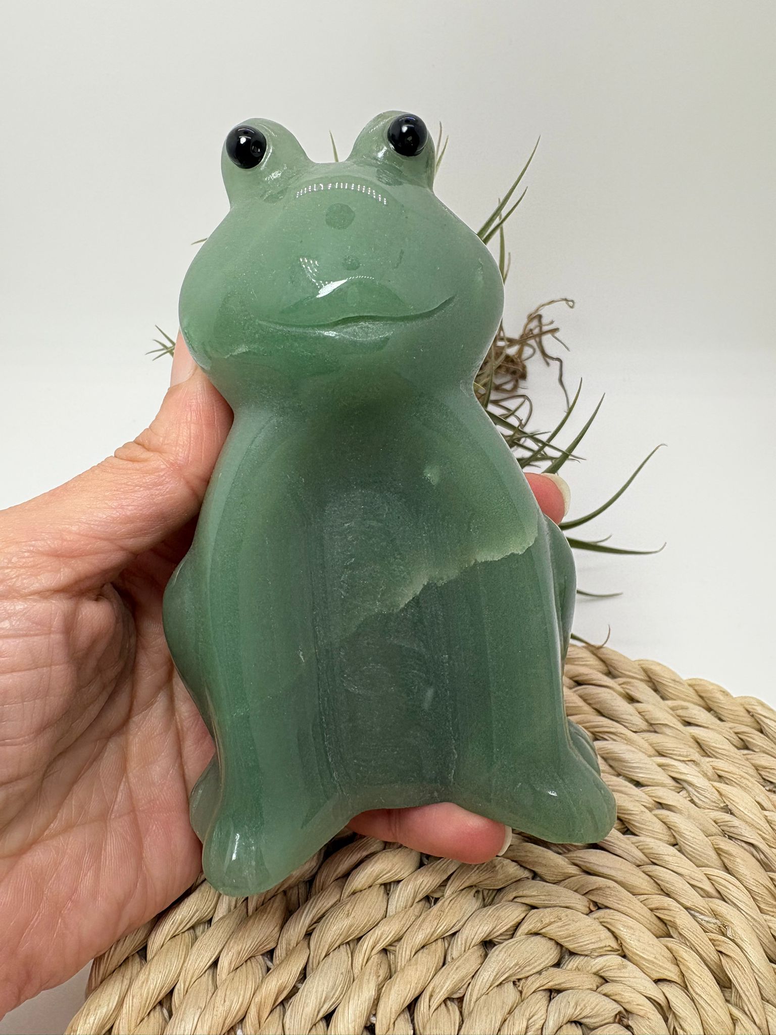 Familia de ranas de cuarzo verde  natural tallada - escultura de cuarzo verde  decorativa ( 3 piezas )