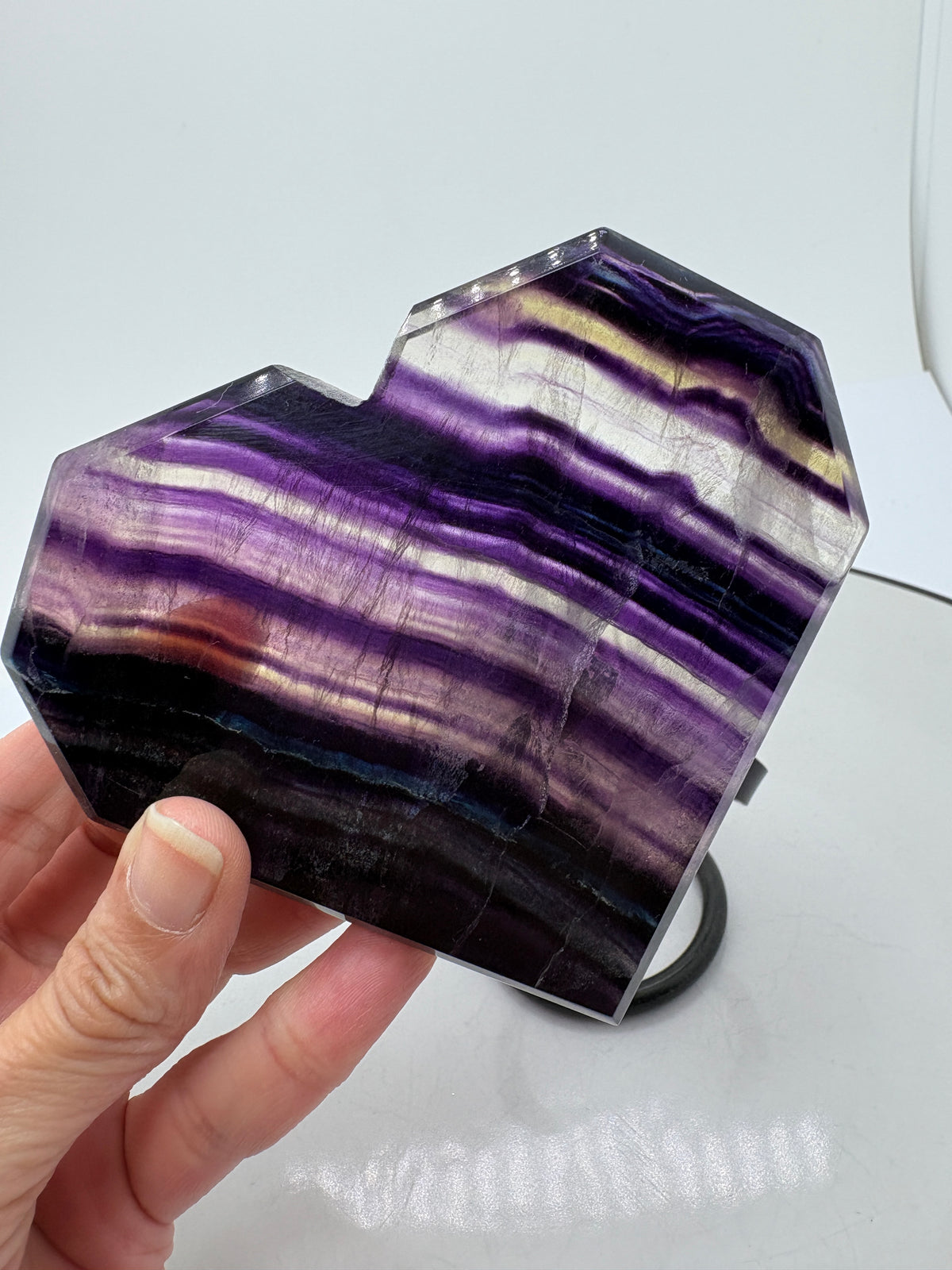 Corazón de fluorita arcoíris violeta con talla tipo diamante - foto 4