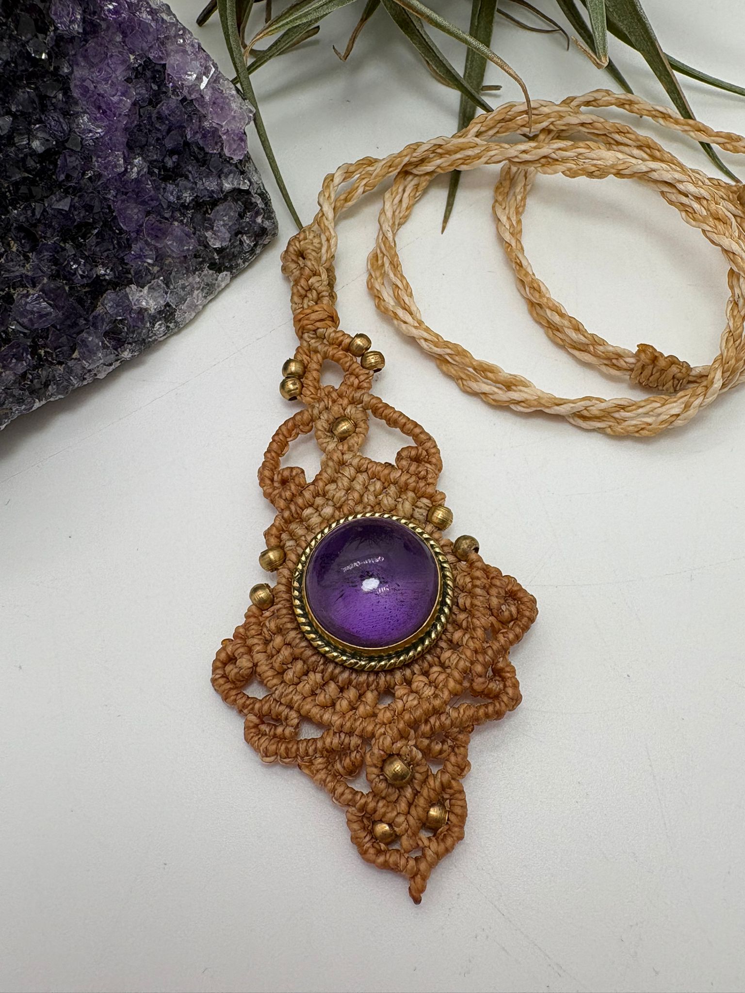 Colgante macramé amatista natural, collar artesanal boho