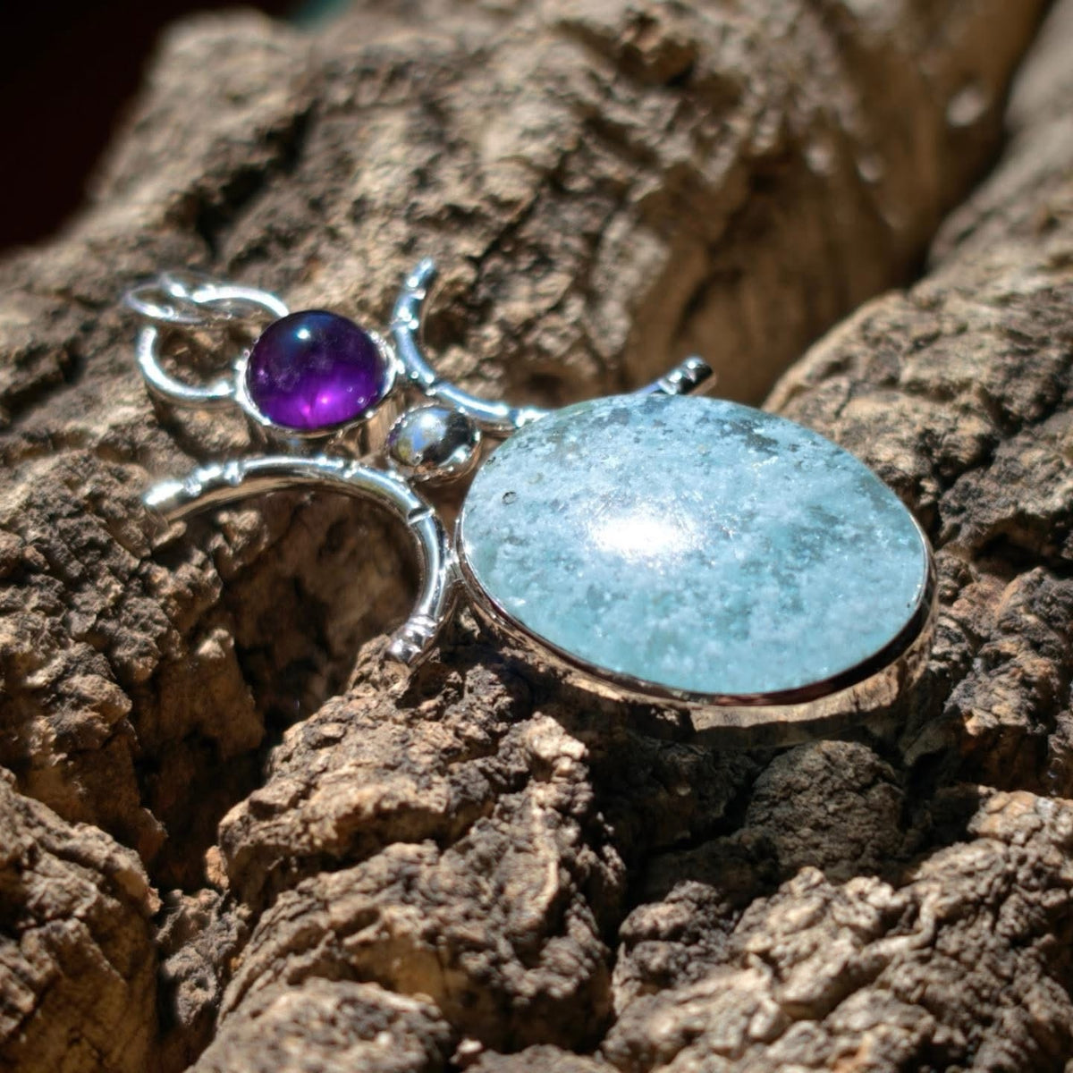 Colgante Triple Luna José Ares Design: hemimorfita azul y amatista violeta en plata 925