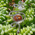 Colgante serpiente de plata 925 con ágata de fuego de México y adularia, José Ares Design