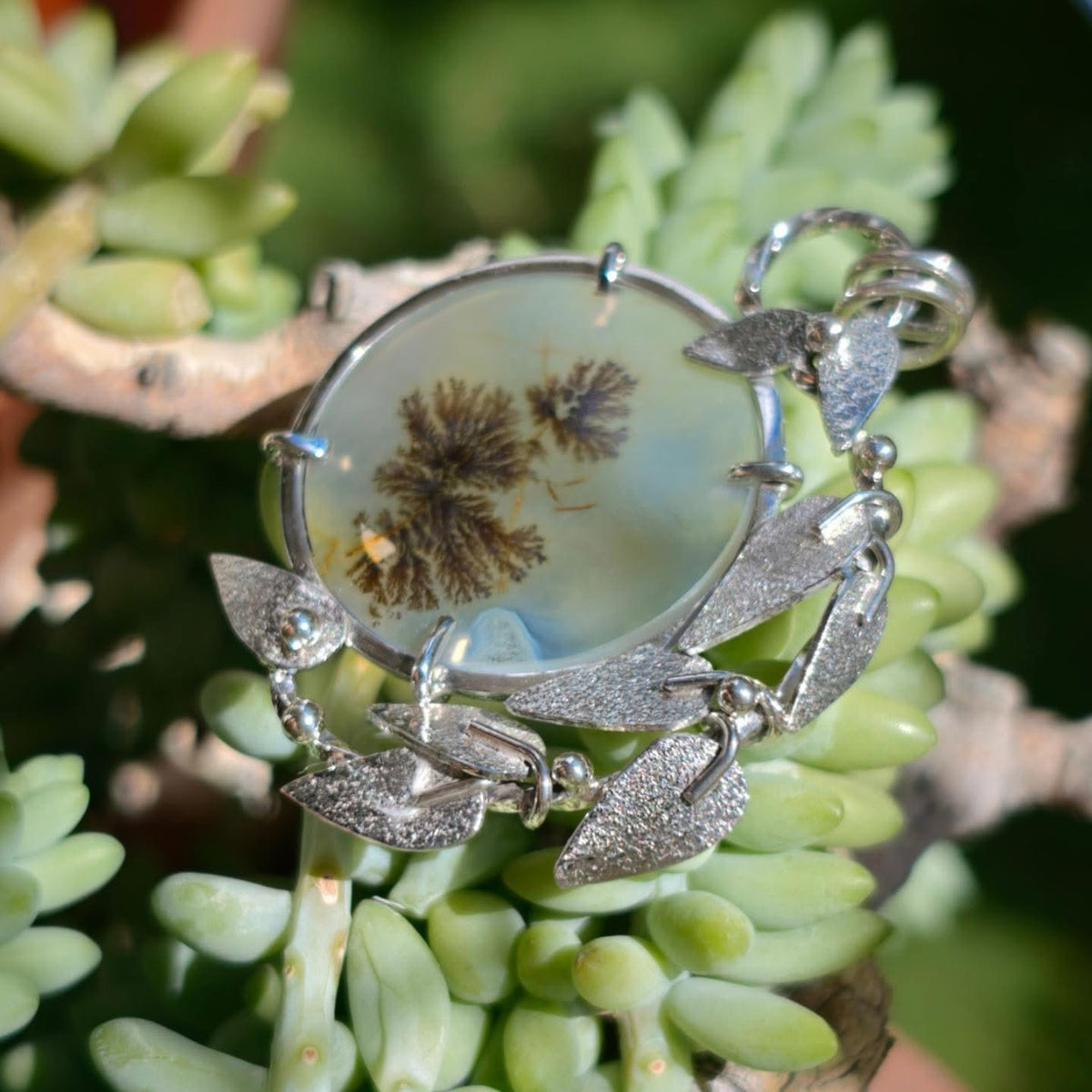 Colgante de ágata dendrítica con hojas en plata de ley 925 - joyería de autor José Ares Design - foto 3