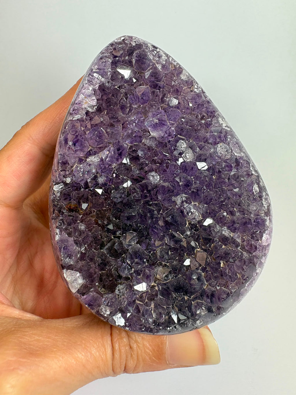 Drusa de amatista natural - cristales violetas brillantes