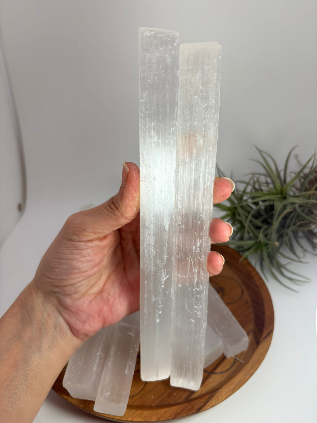 Barra de selenita natural para limpieza energética, meditación y armonización de minerales