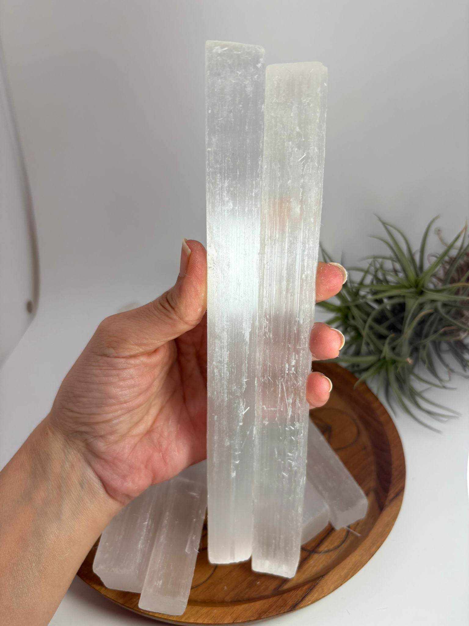 Barra de selenita natural para limpieza energética, meditación y armonización de minerales
