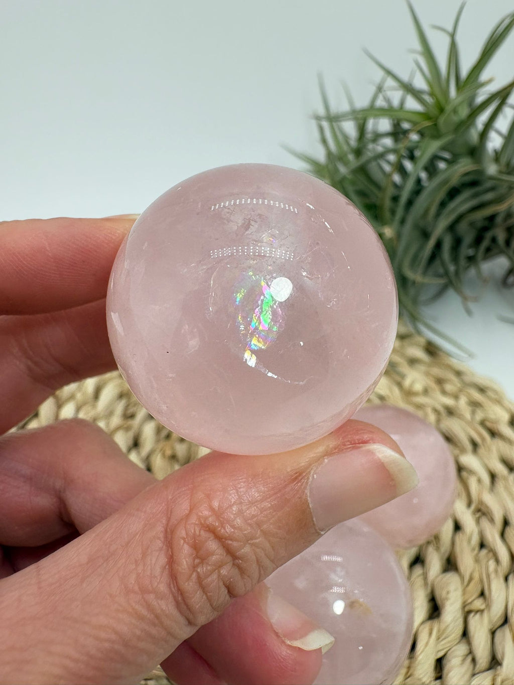 Esfera de cuarzo rosa cristalino pequeñas