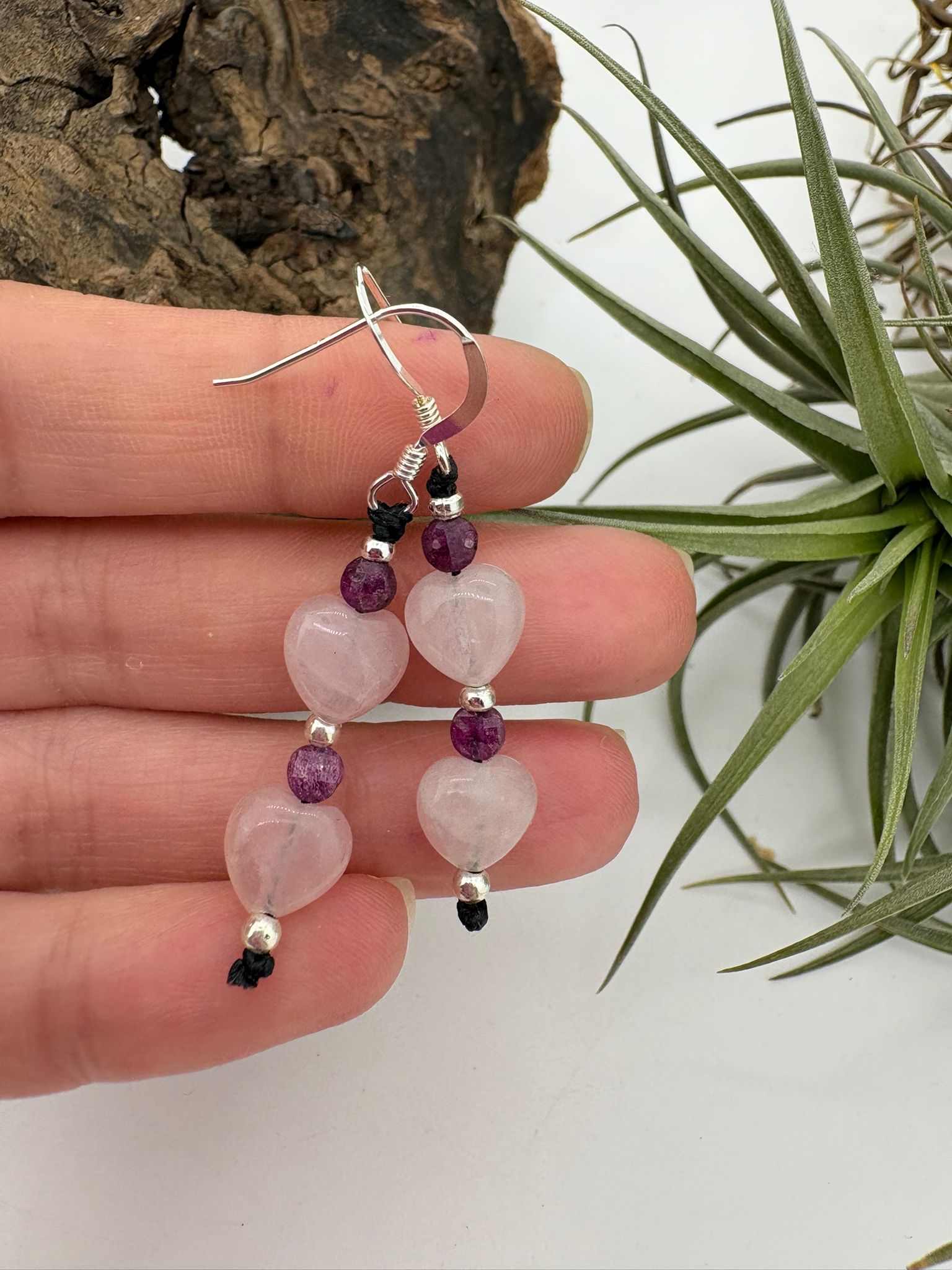 Pendientes de cuarzo rosa y rubí en plata de ley