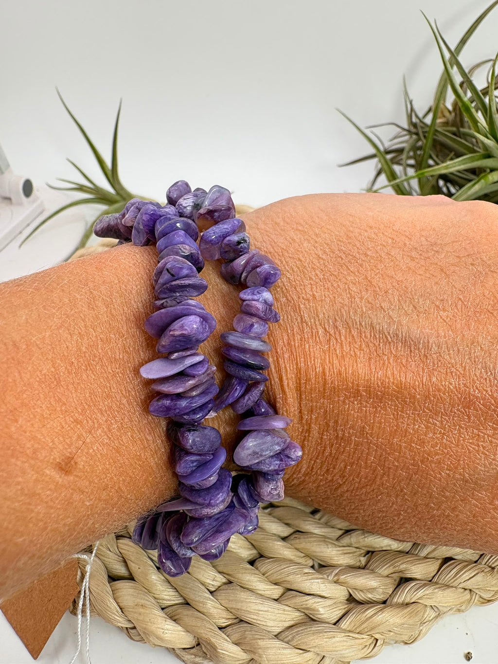 Pulsera de charoita con chips pulidos