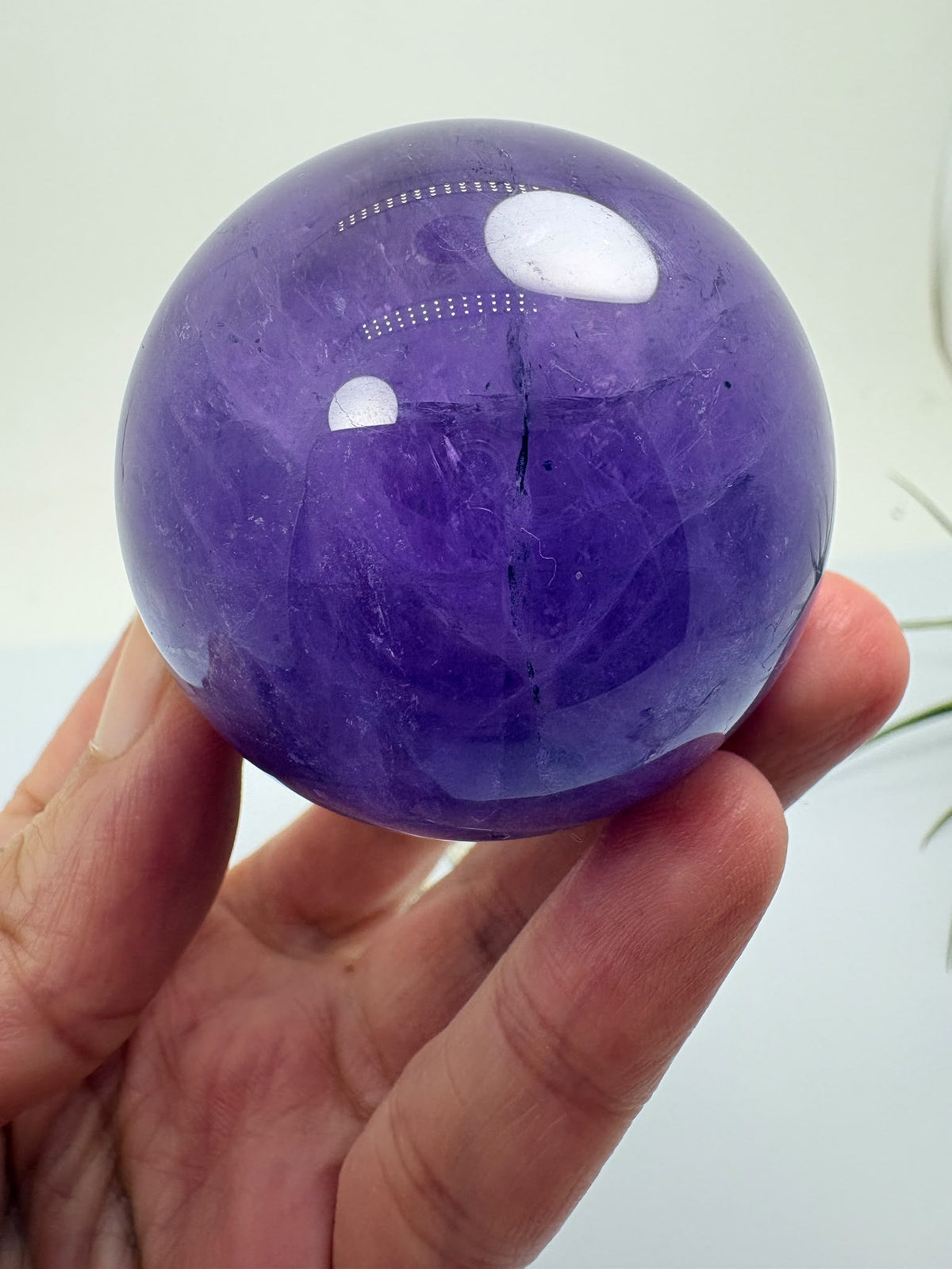 Esfera de amatista lila con zona ahumada - foto 7