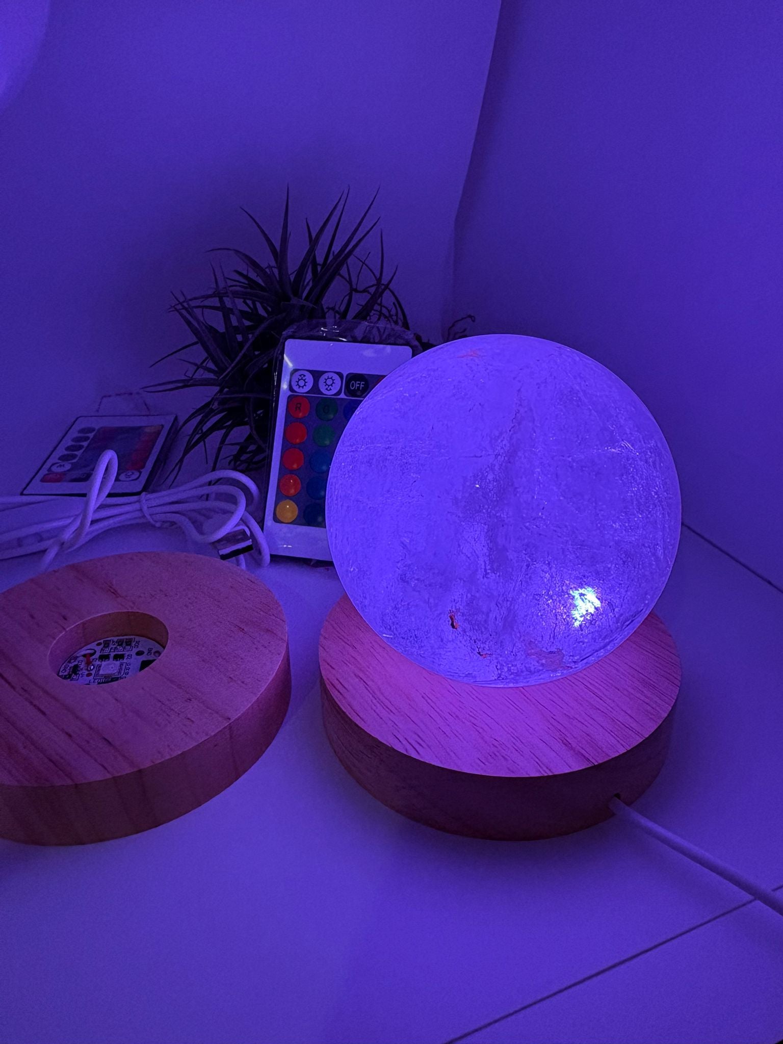 Base led de 10 cm con cambio de color y mando. compatibles con esferas de medianas a grandes o cualquier tamaño. 
