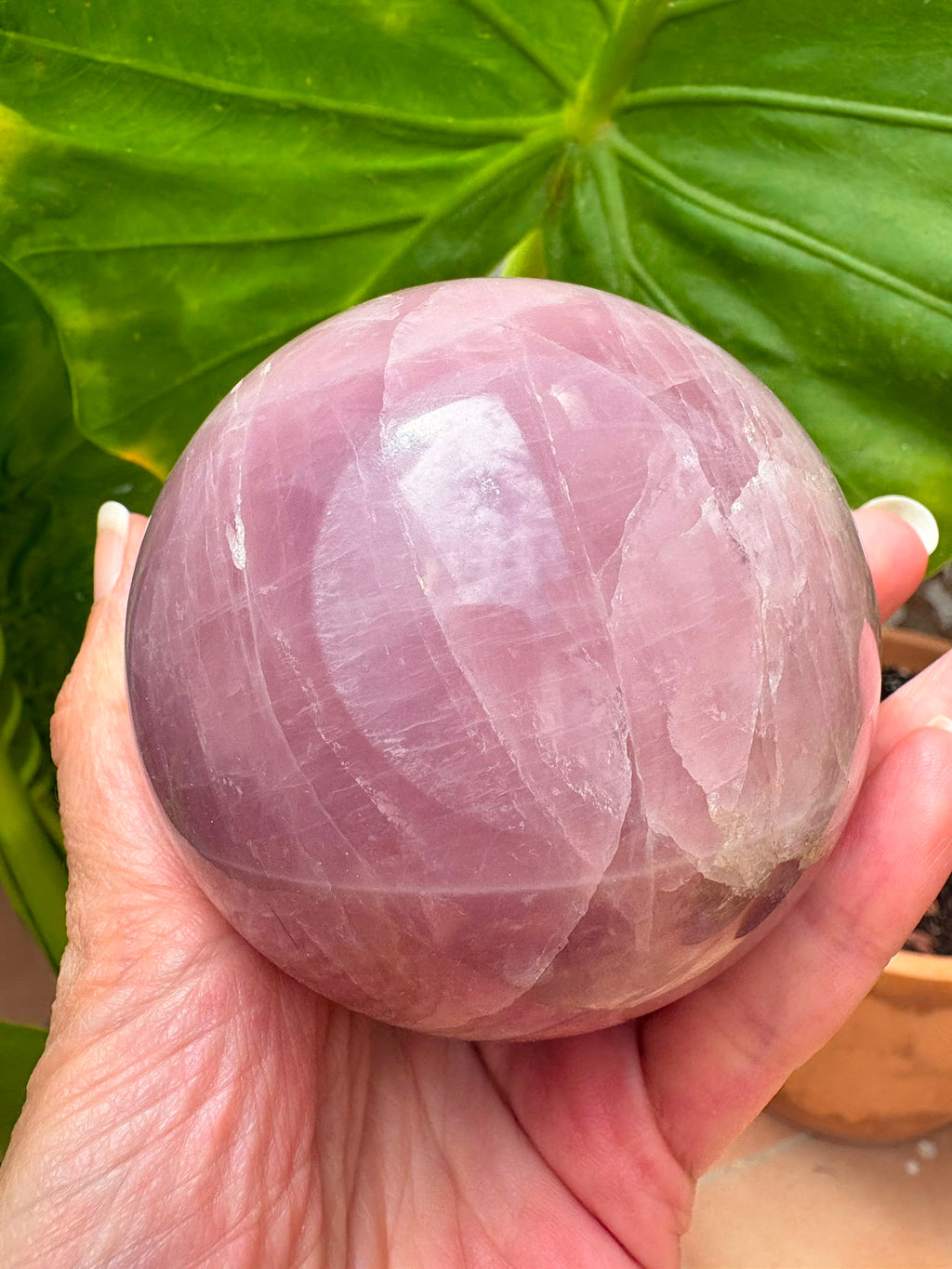Esfera  de cuarzo rosa natural pulido