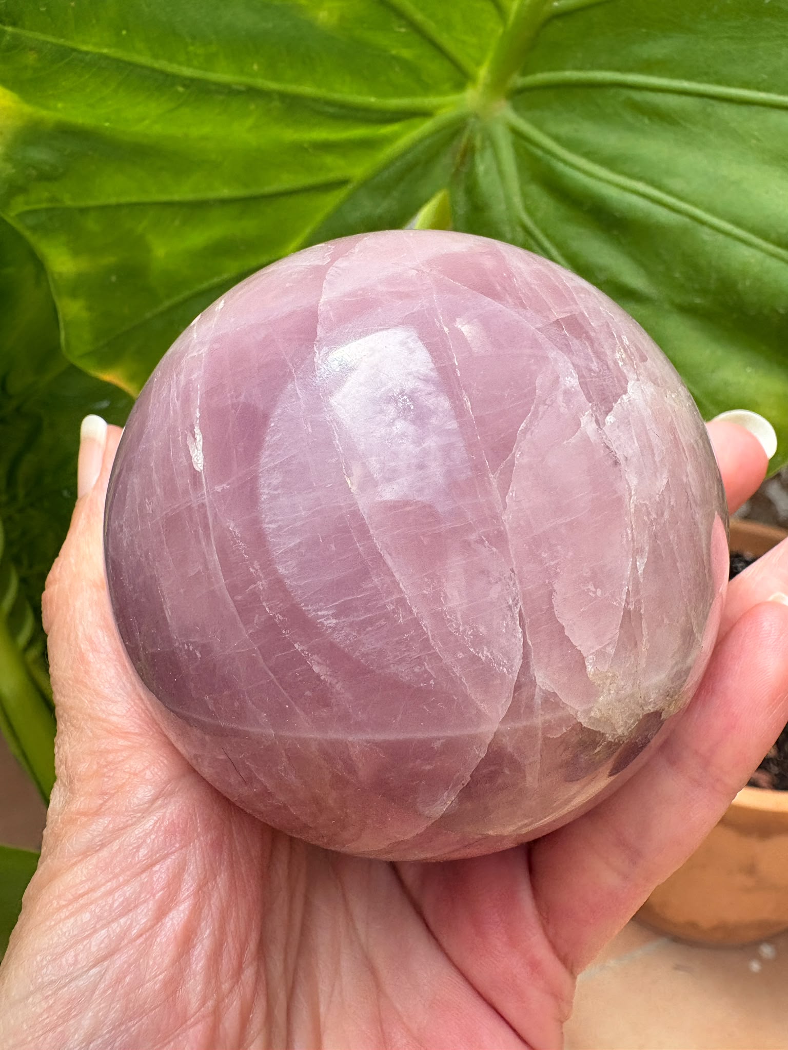 Esfera  de cuarzo rosa natural pulido