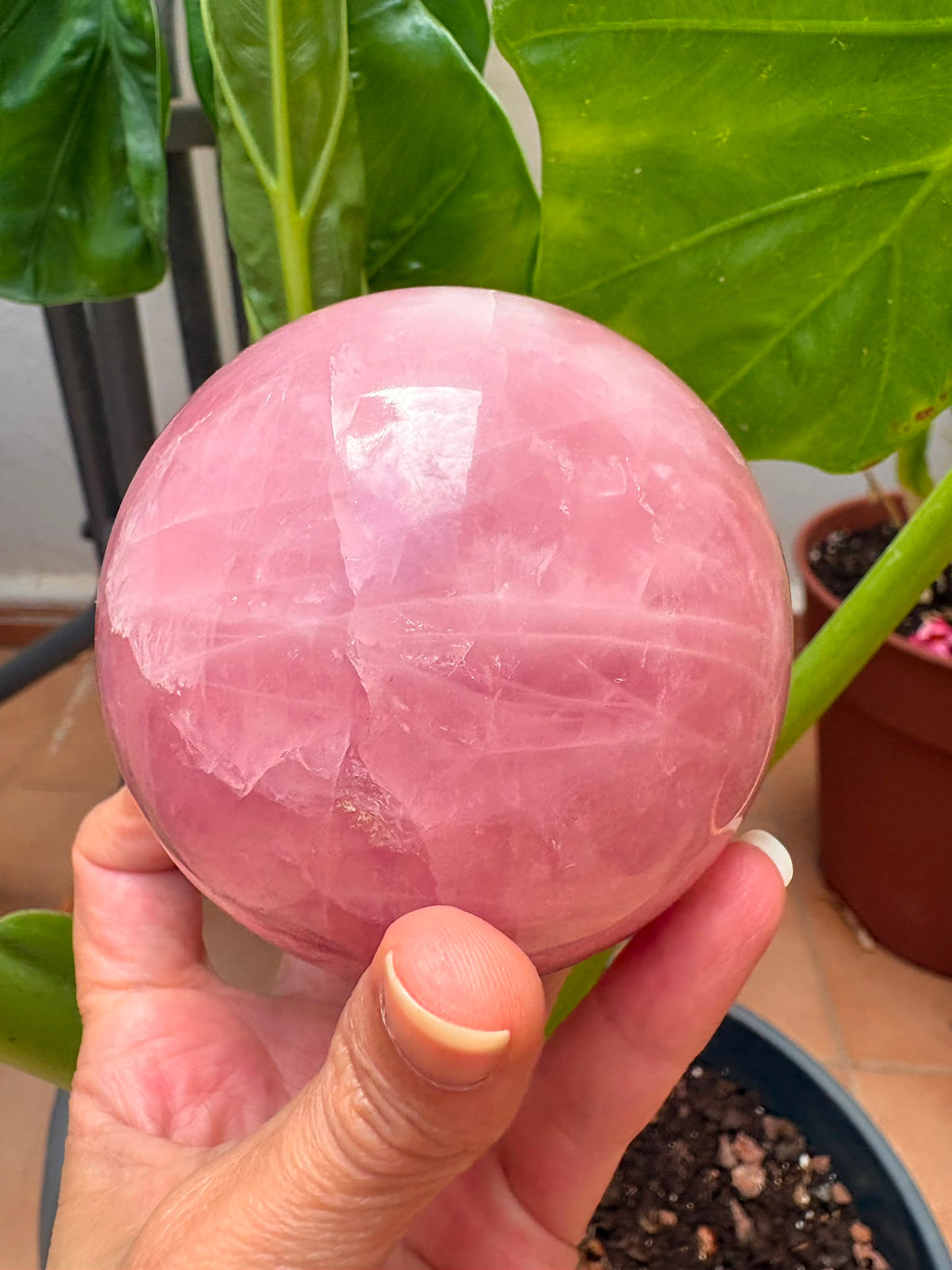 Esfera  de cuarzo rosa natural pulido