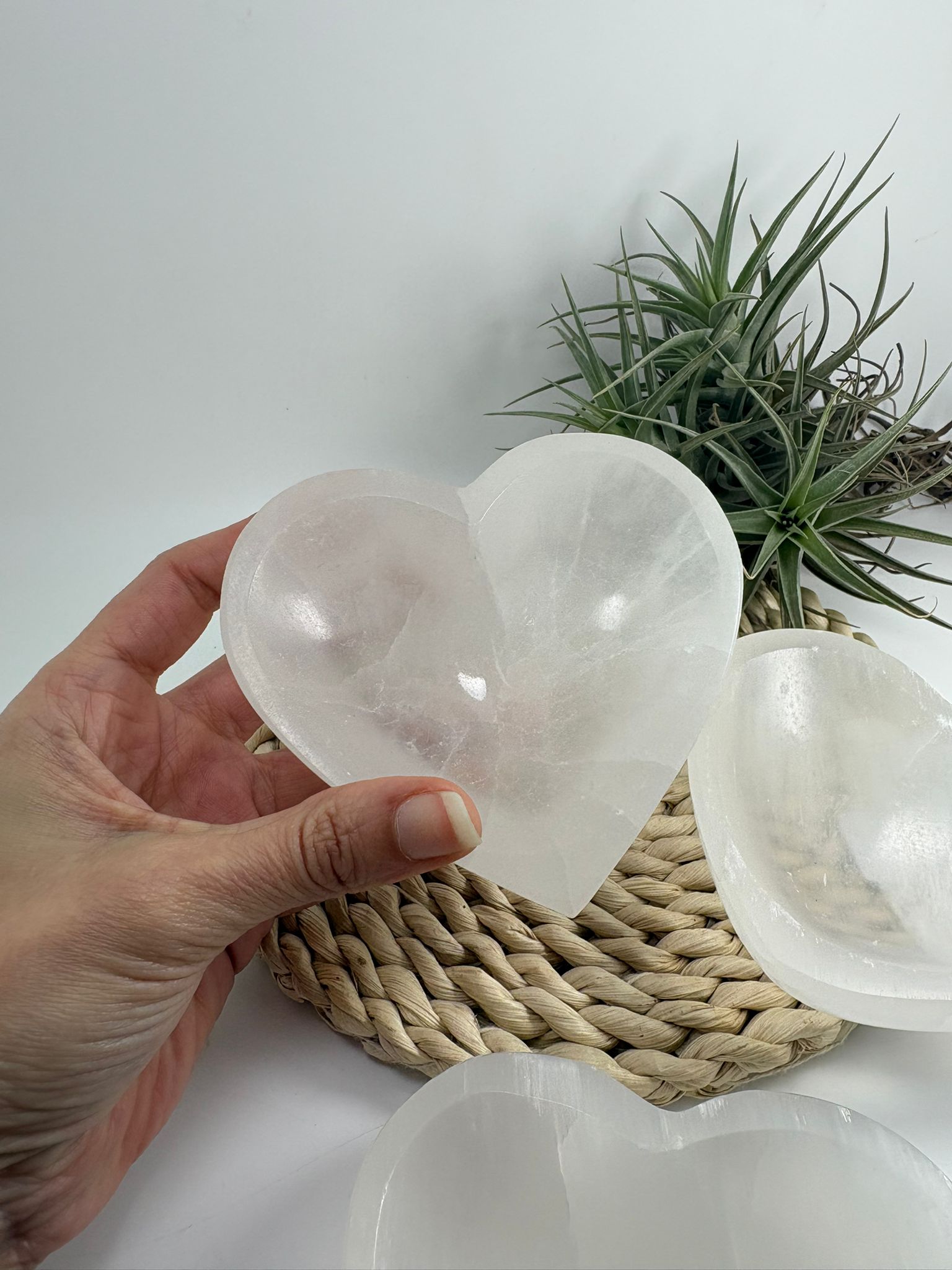 cuenco de selenita en forma de corazon mineral natural para limpiar y cargar piedras decoracion energetica