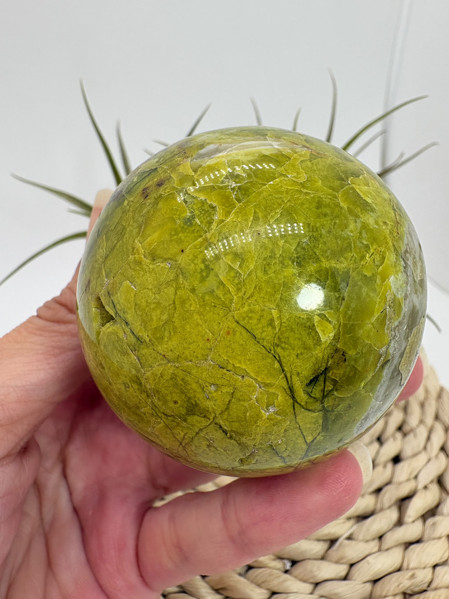 Esfera de ópalo verde de Madagascar