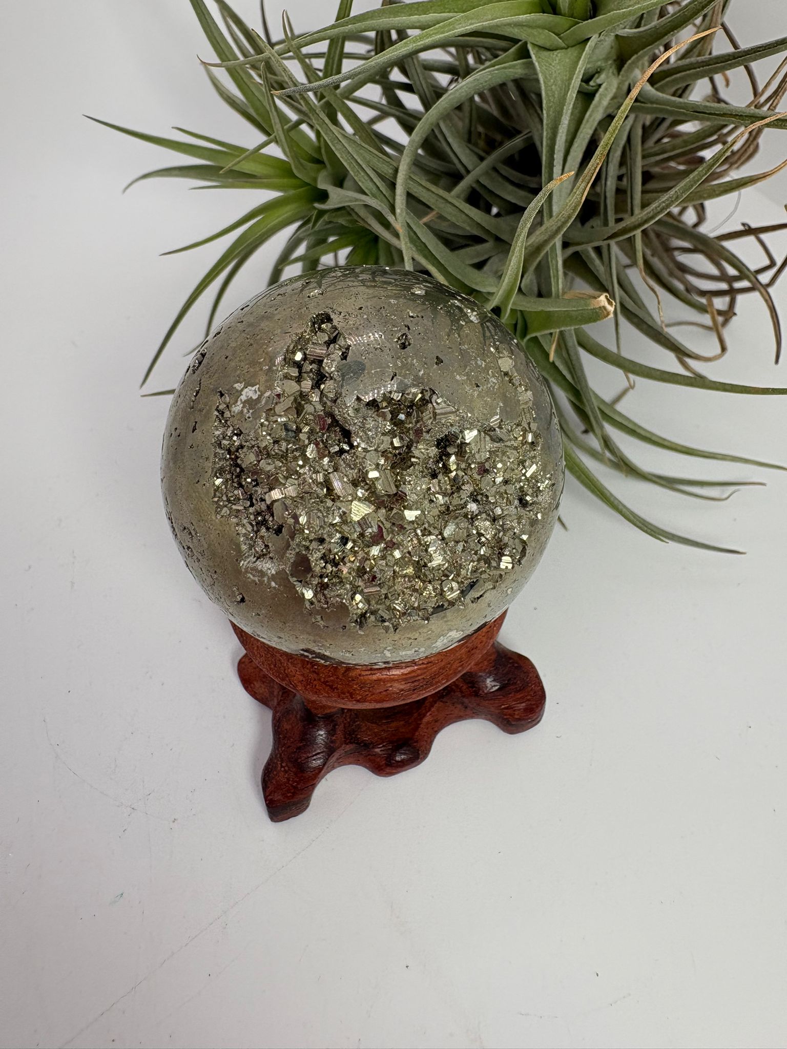 Esfera de pirita natural  – piedra de abundancia