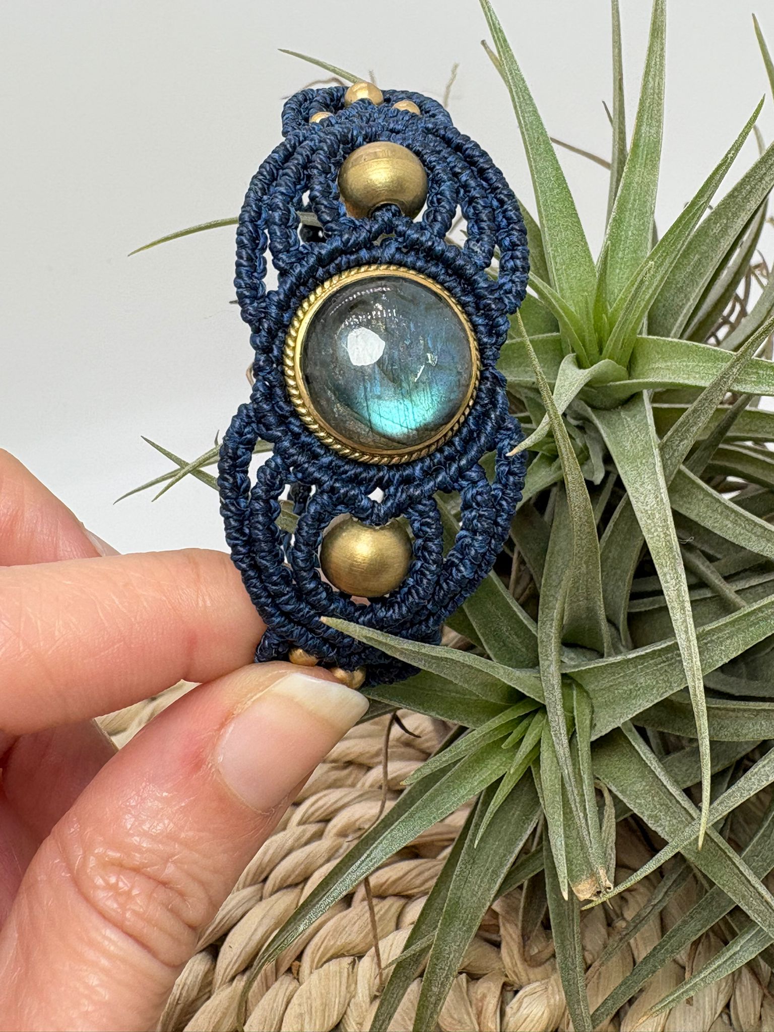 Pulsera de macramé con labradorita natural-brazalete artesanal ajustable