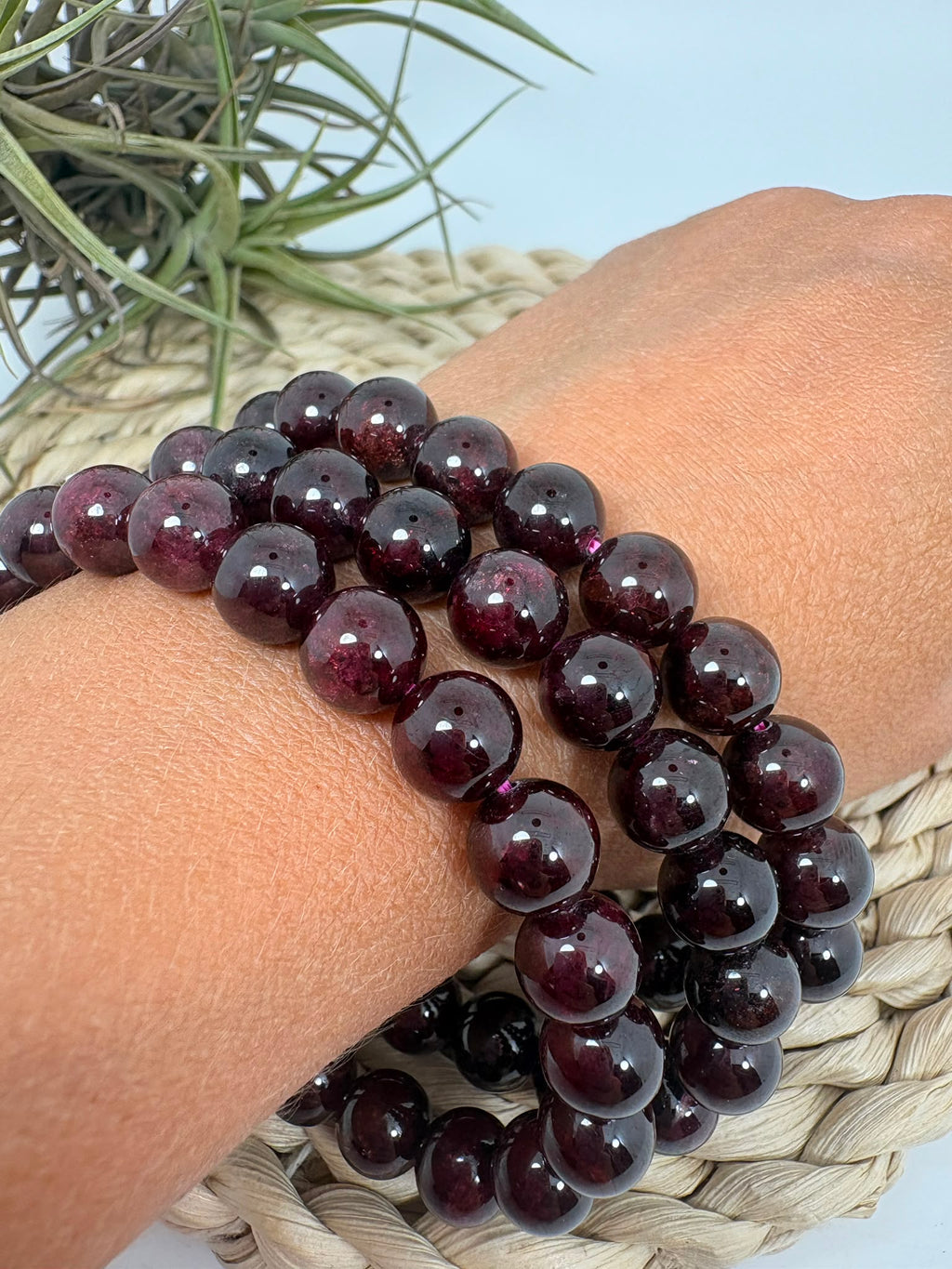 Pulsera de granate elástica de bolitas 9mm