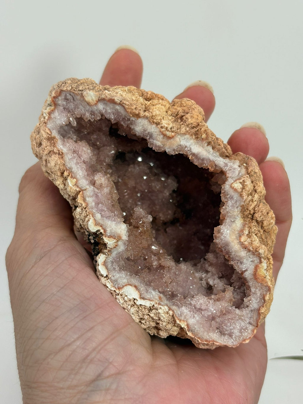 Geoda de amatista rosa de Argentina