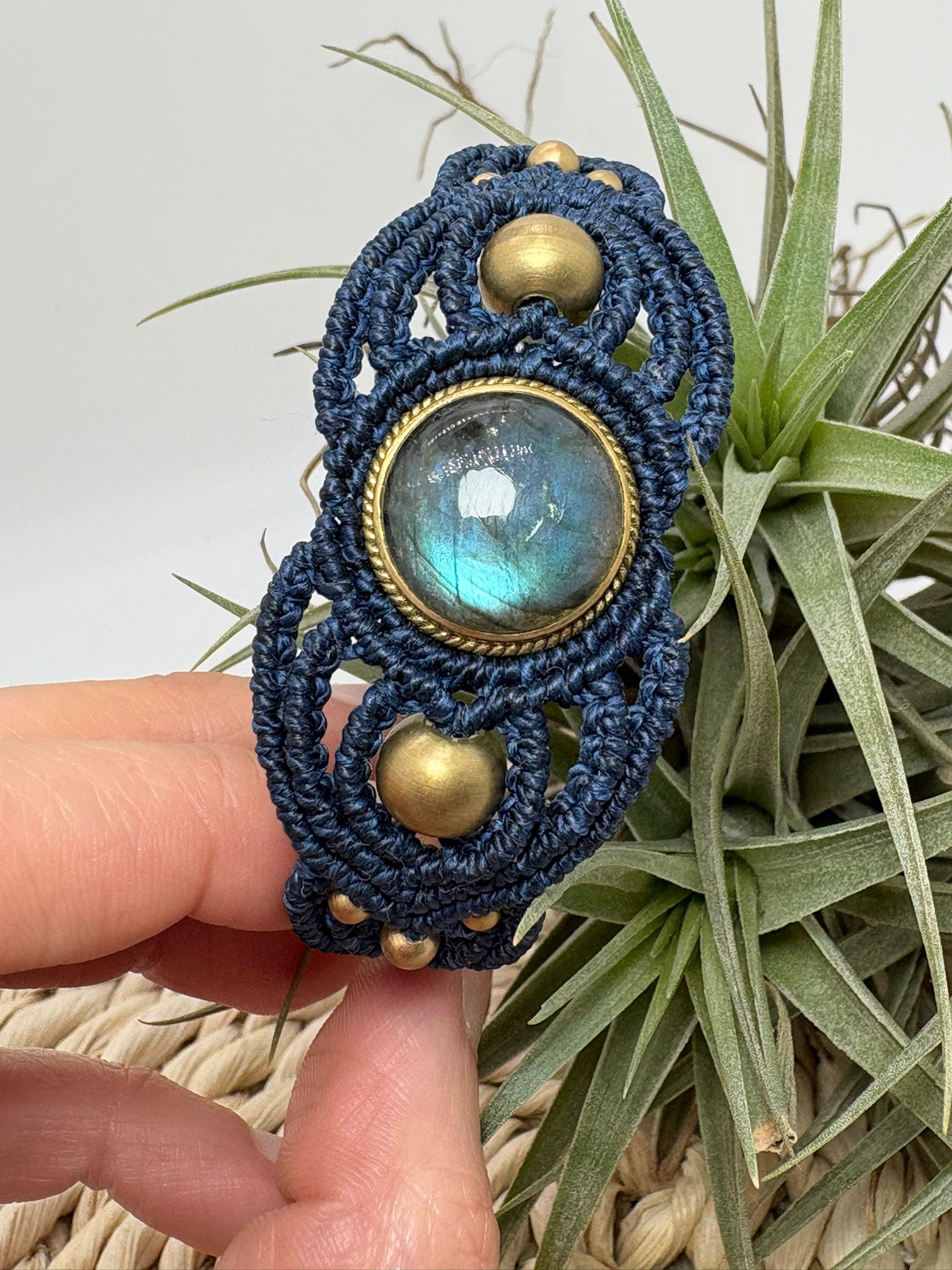 Pulsera de macramé con labradorita natural-brazalete artesanal ajustable