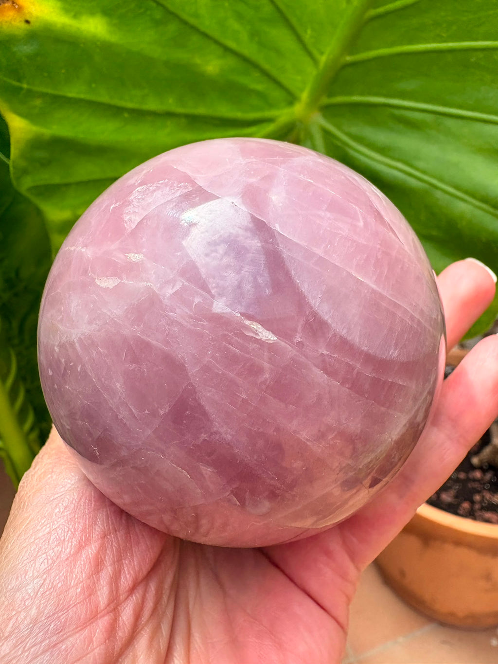 Esfera  de cuarzo rosa natural pulido