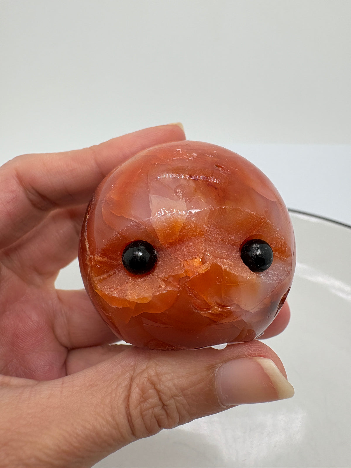 Estos pequeños erizos de minerales, con sus formas redonditas y sus caritas tan simpáticas, son de esas piezas que te sacan una sonrisa al mirarlas. Cada uno tiene su propia personalidad gracias al color y los dibujos de la piedra.