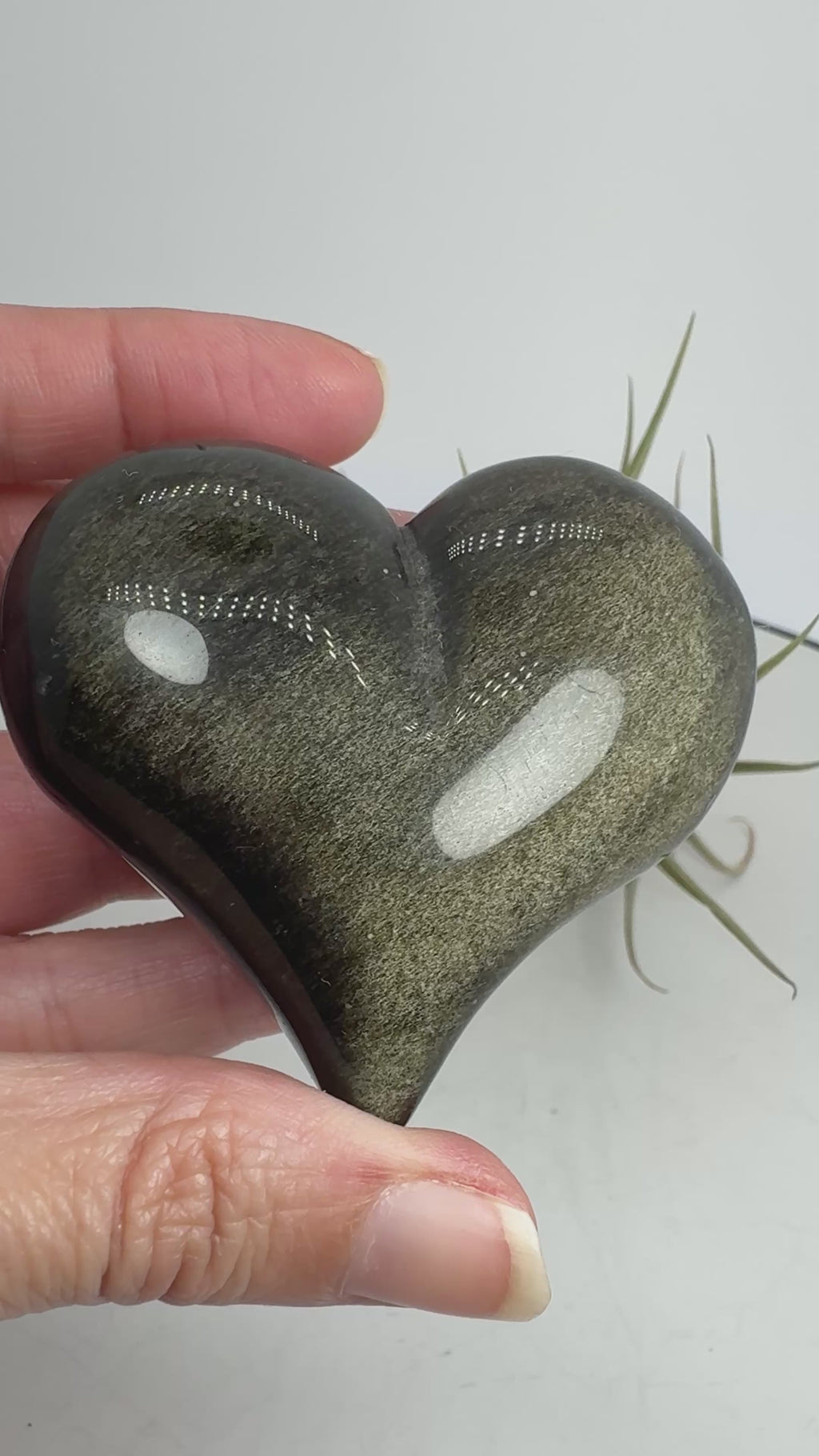 Corazón de obsidiana dorada de México