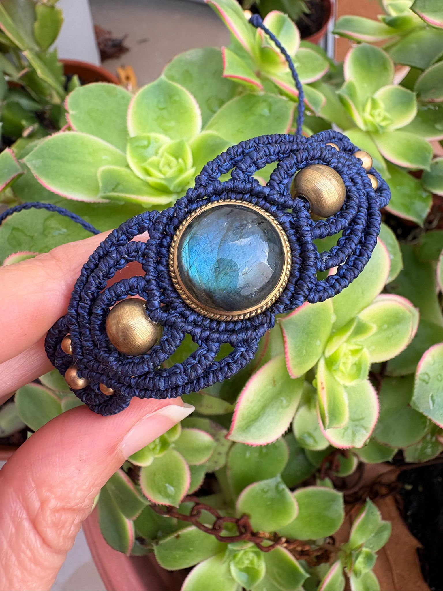 pulsera de macramé con labradorita natural 