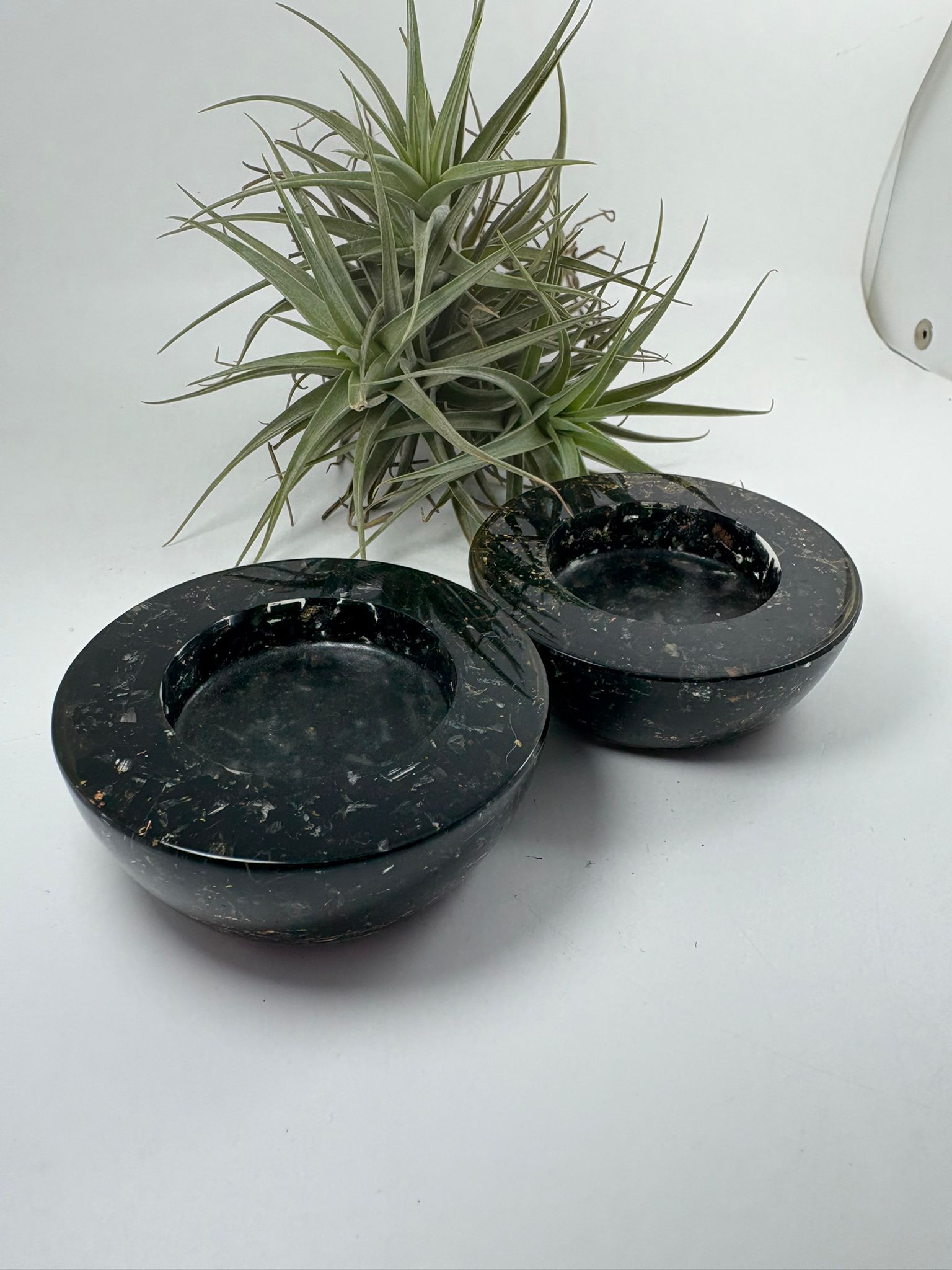 bases de resina con chips de minerales naturales para esferas de minerales 