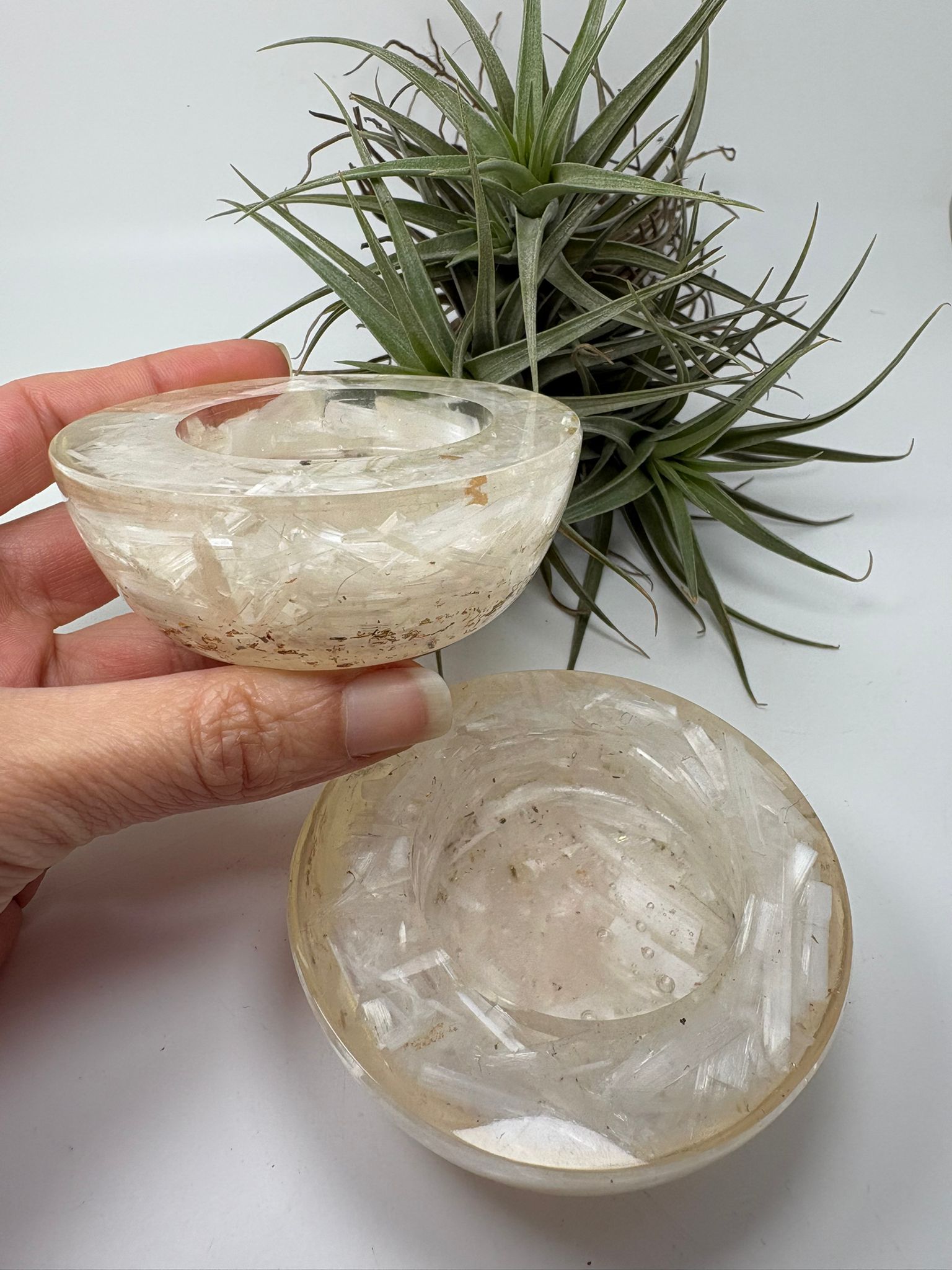 bases de resina con chips de minerales naturales para esferas de minerales 